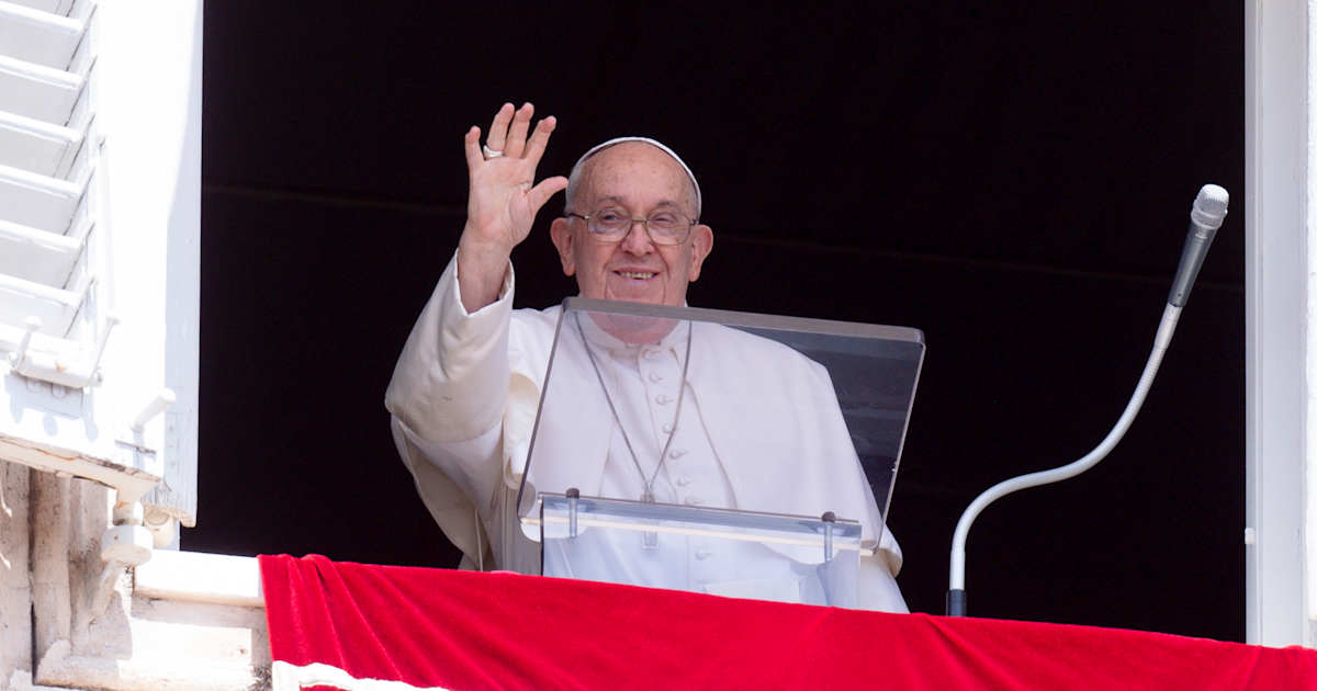 Pope Francis reflects with wonder on ‘the miracle of the Eucharist’
