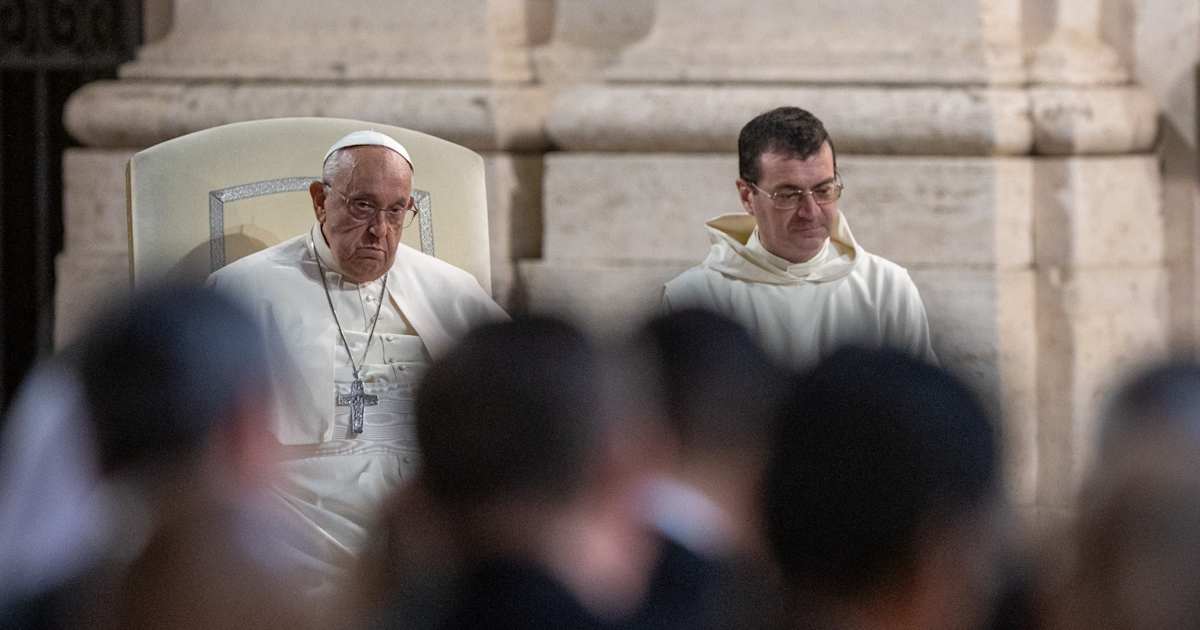 PHOTOS: Pope Francis, synod pray where first Christian martyrs of Rome ...