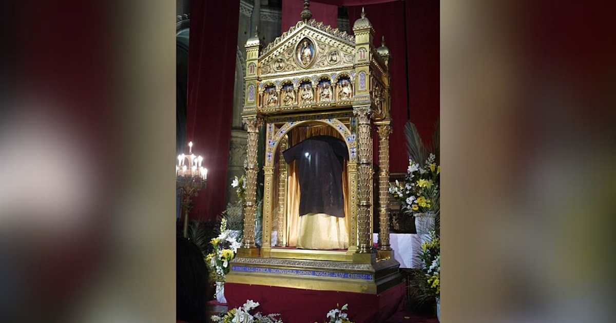 Relic of Christ’s tunic to be displayed for Pope Leo in France
