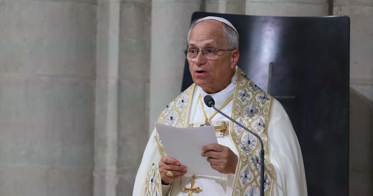 Pope Leo prays at Notre-Dame Cathedral: ‘where heaven and earth meet’