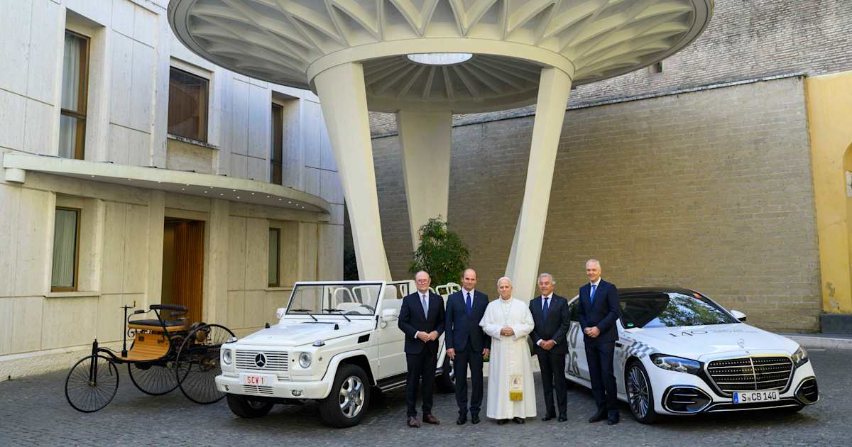 Mercedes-Benz marks long history of making cars for the pope