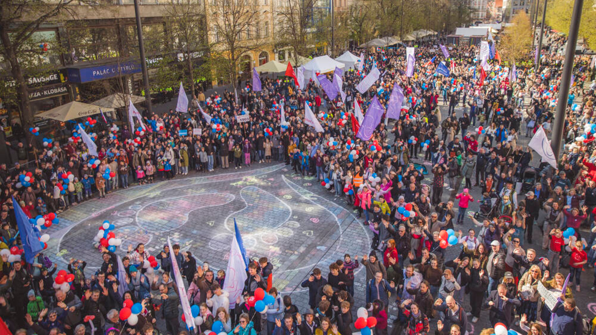 Thousands march for life in Prague amid police restrictions and pro-abortion protests