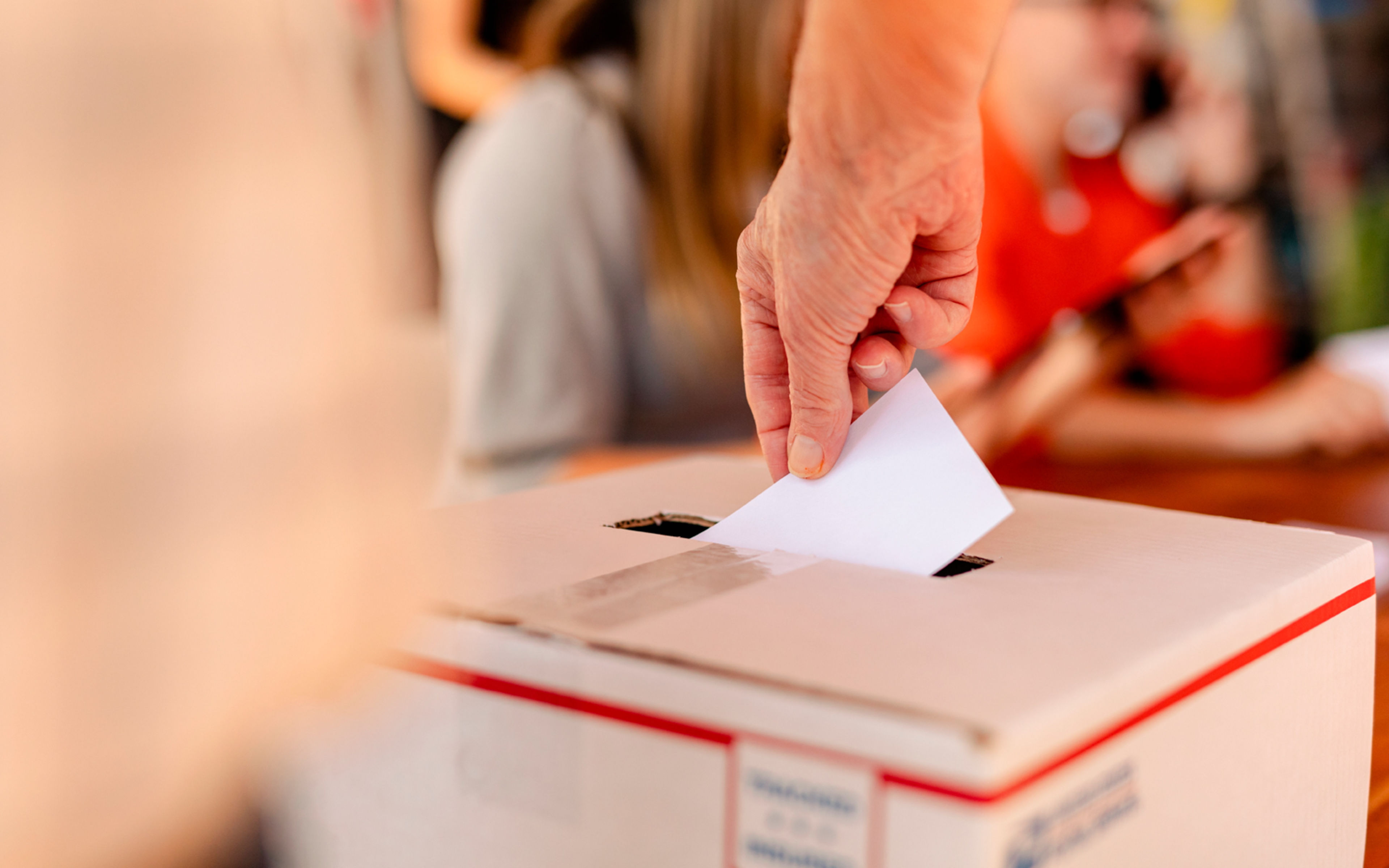 Casting a ballot. | Credit: Rawpixel.com/Shutterstock