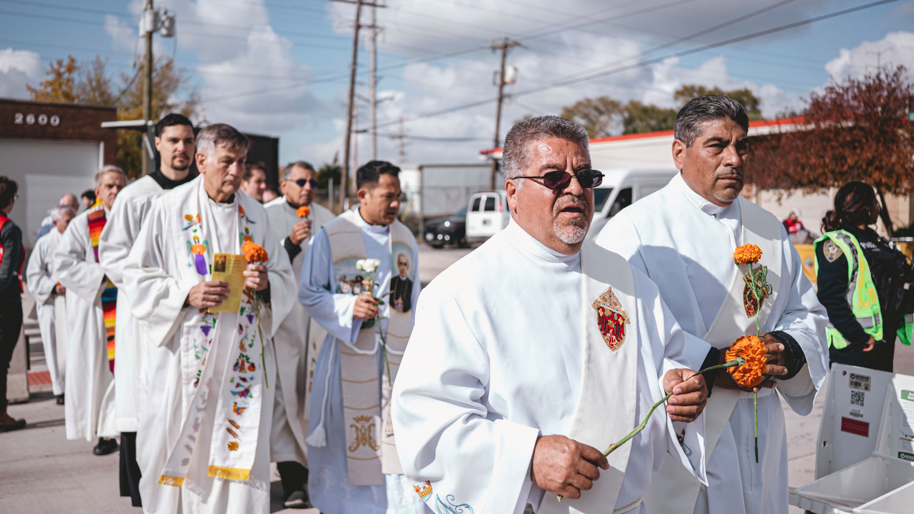 Clergy offer Communion, ashes to detainees at Broadview ICE facility after court order