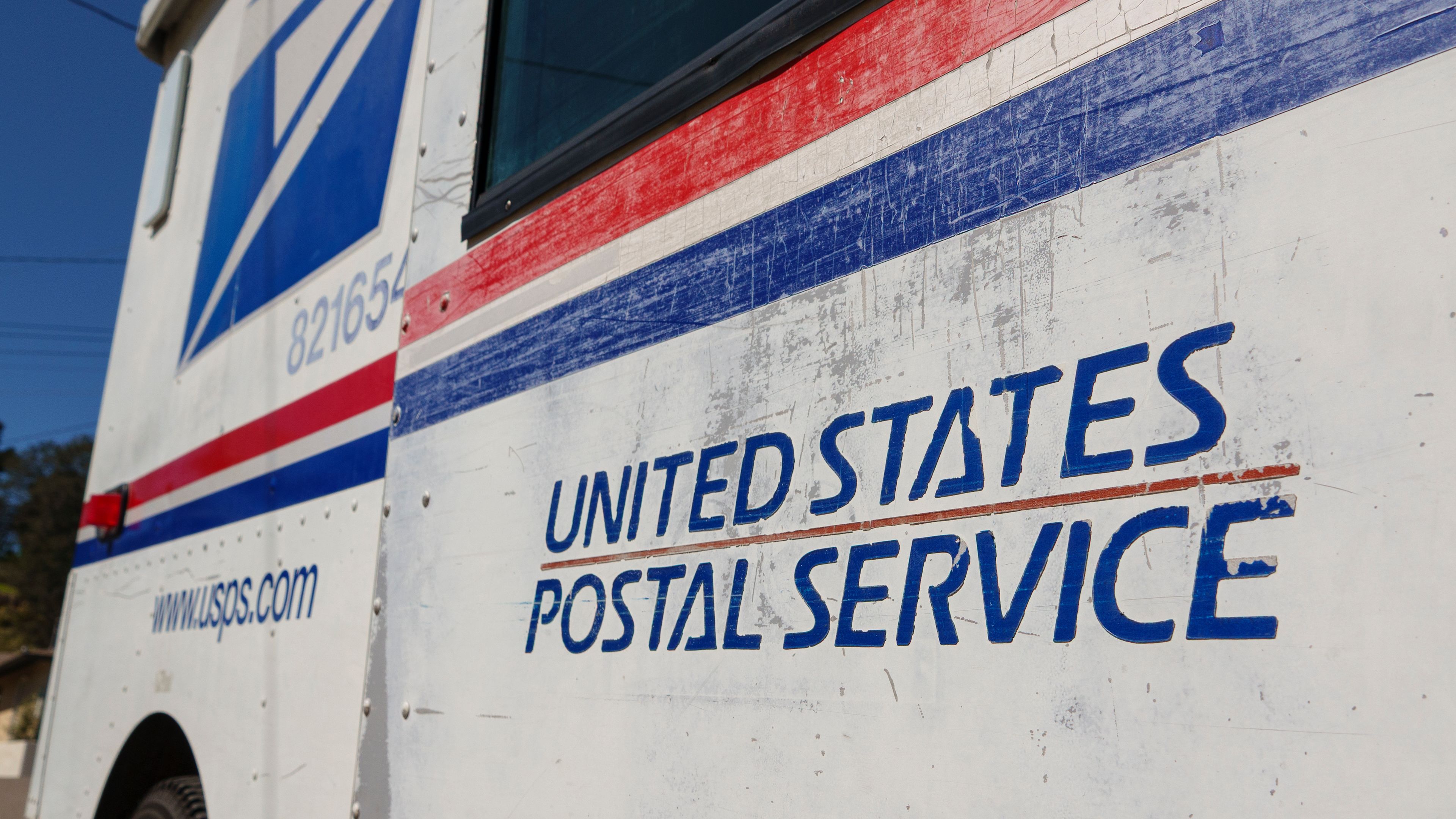 U.S. lawmakers, state attorneys general urge FDA to block mail-order abortion drugs