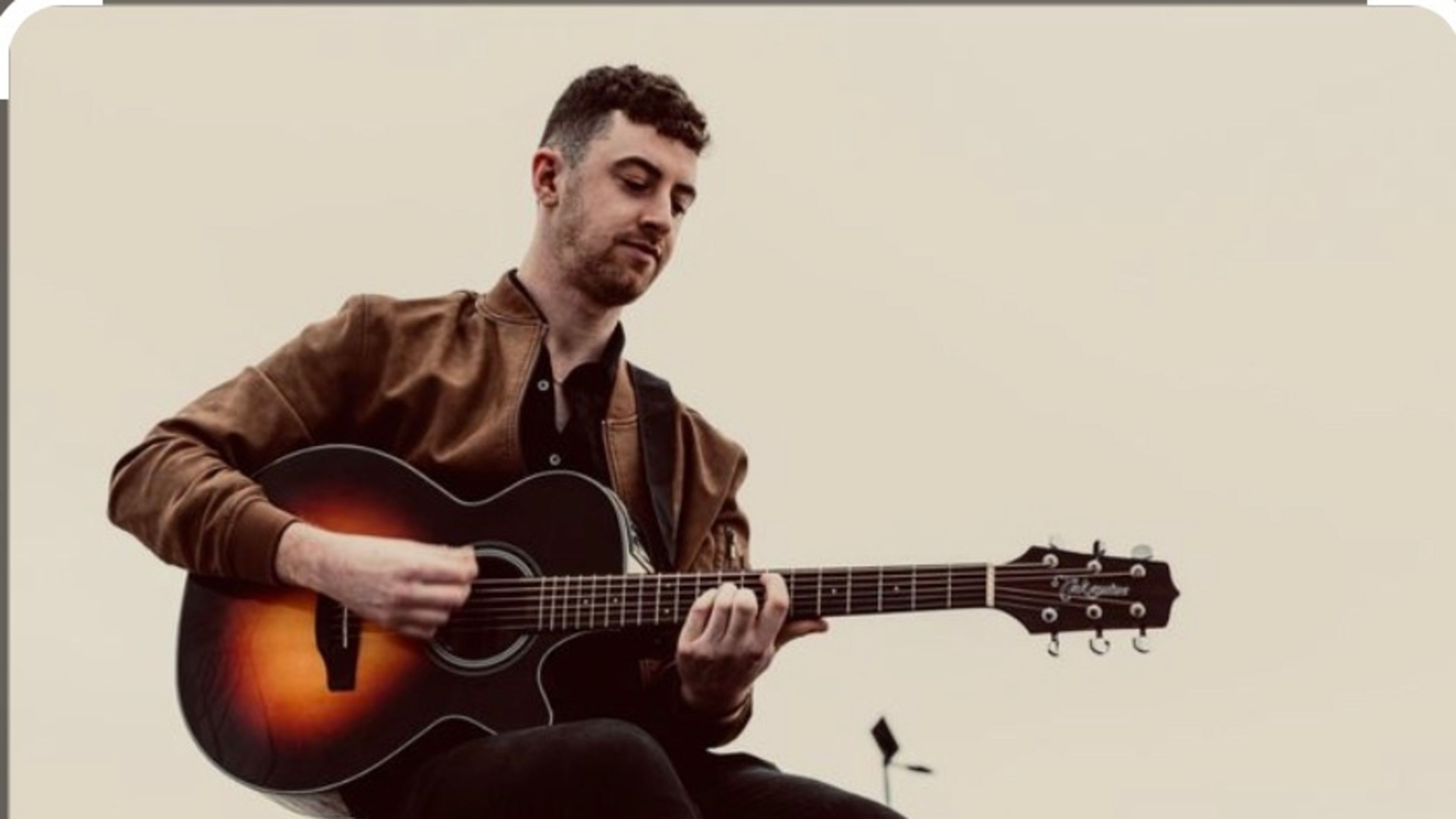 Irish pub singer brings popular Mass hymns to Gen Z