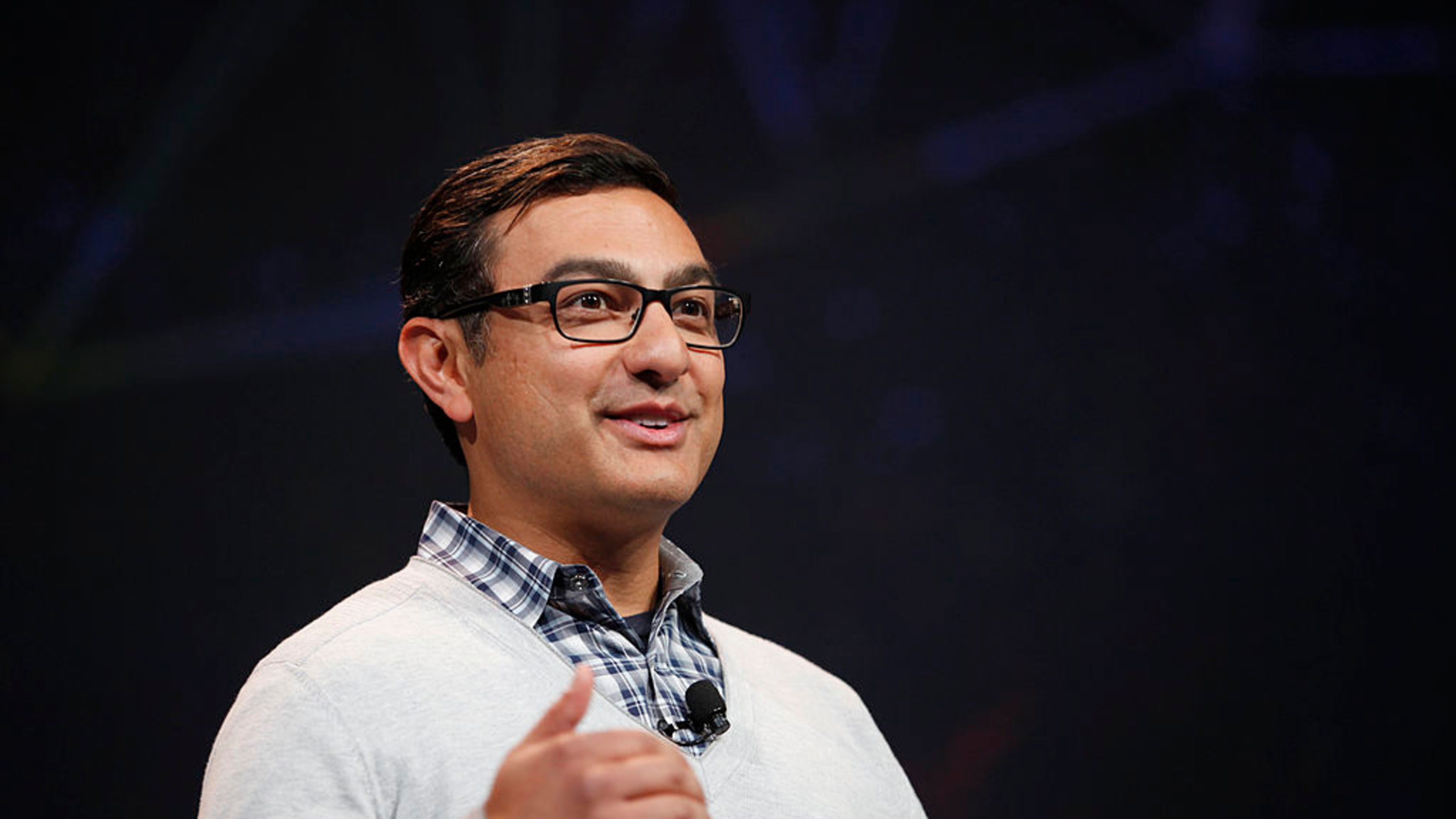 Former Google exec talks AI, Bible, conversion at Catholic business summit