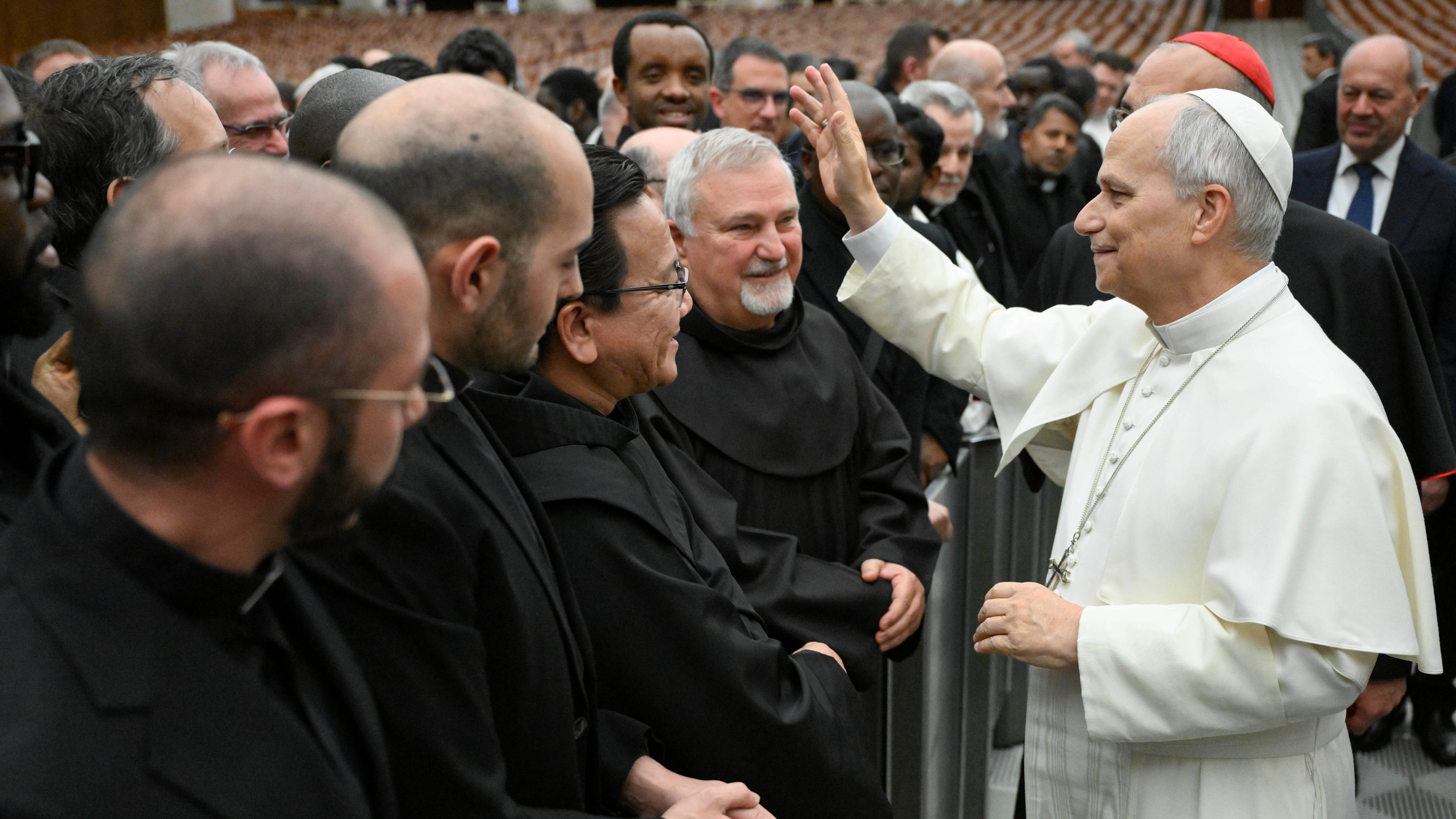 Pope Leo encourages young priests in crisis to share their fatigue