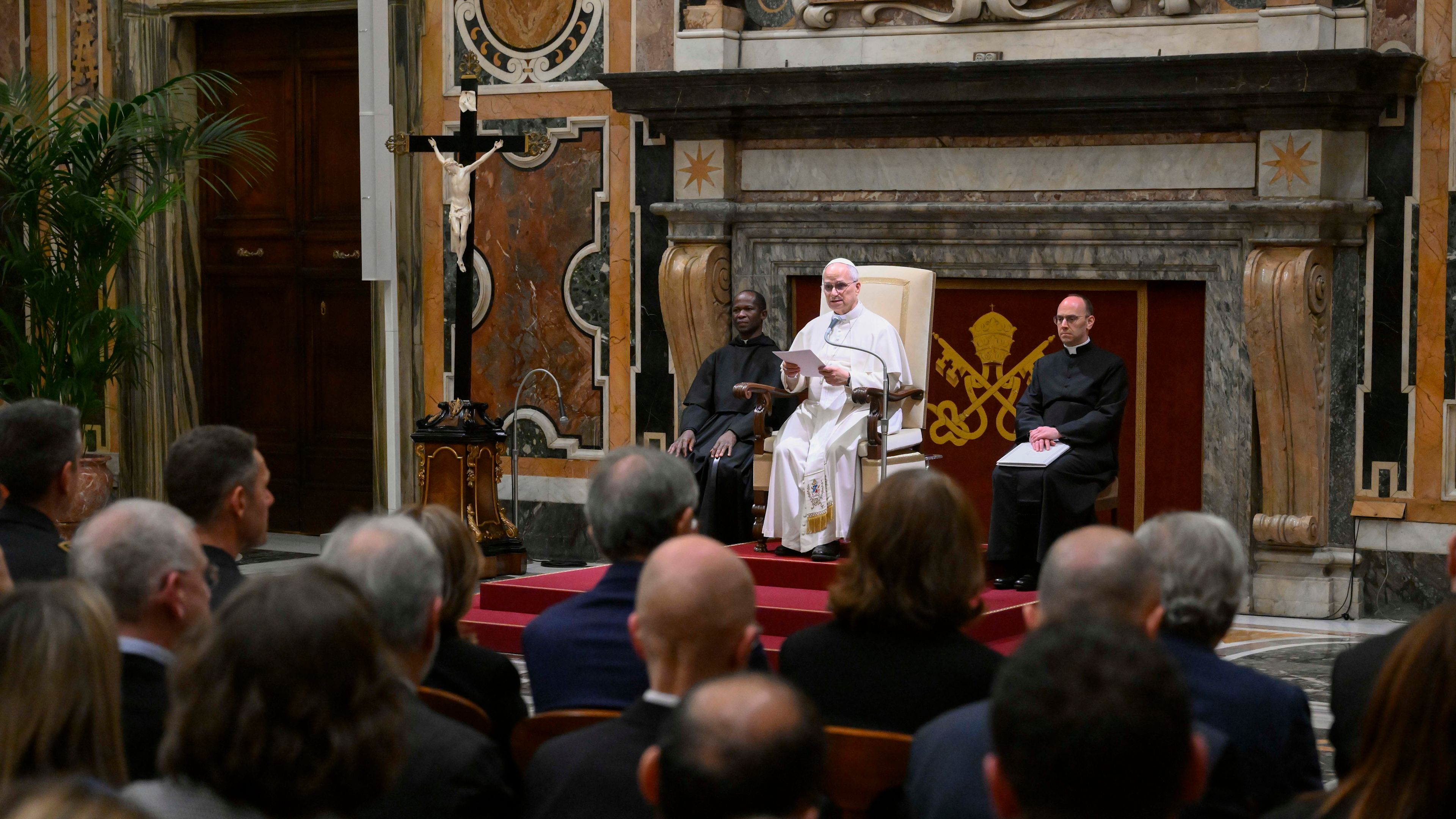 Pope Leo praises organ donation, warns about commodification of the body