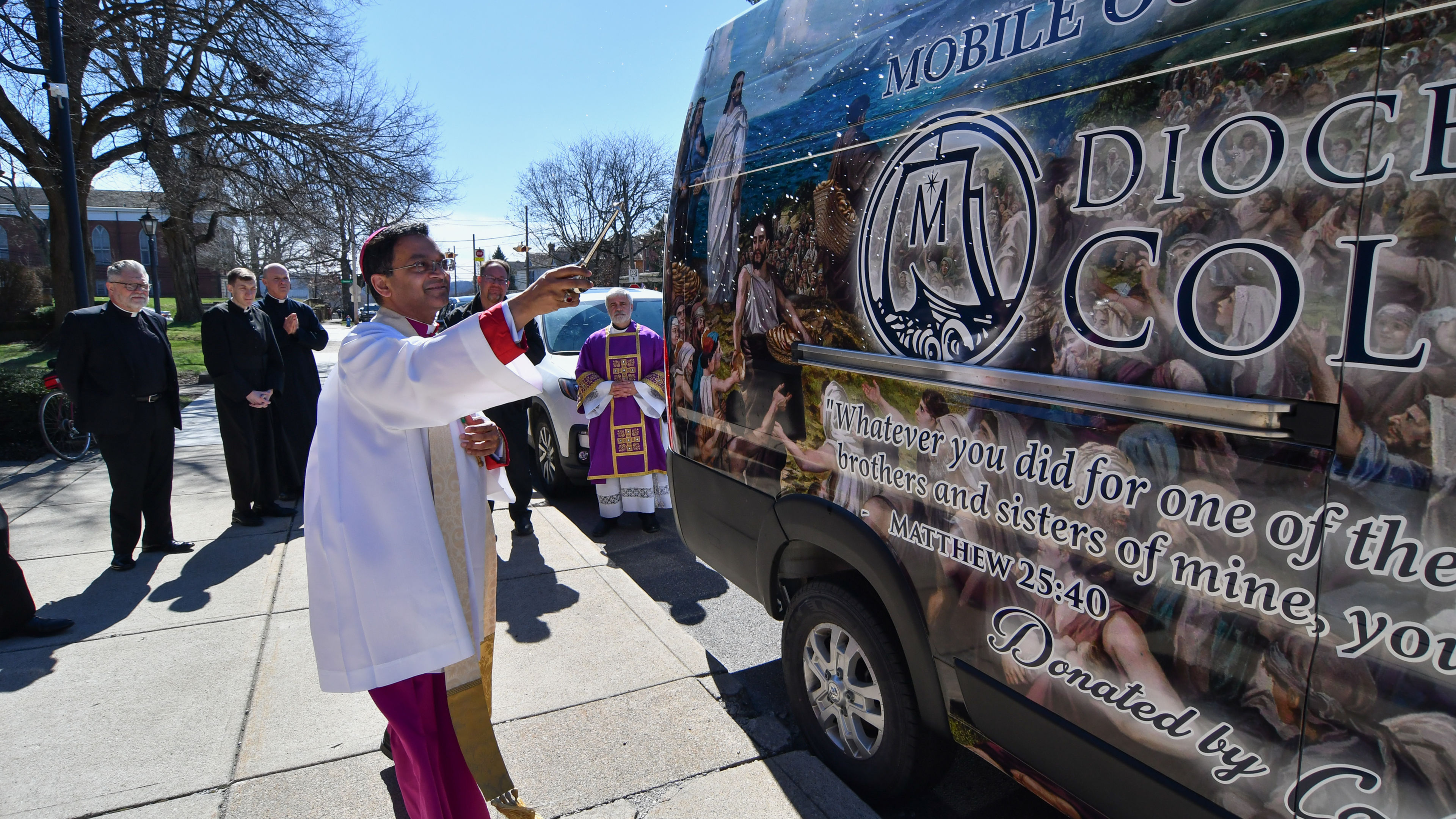Race car driver’s gift fuels mobile ministry in Ohio diocese