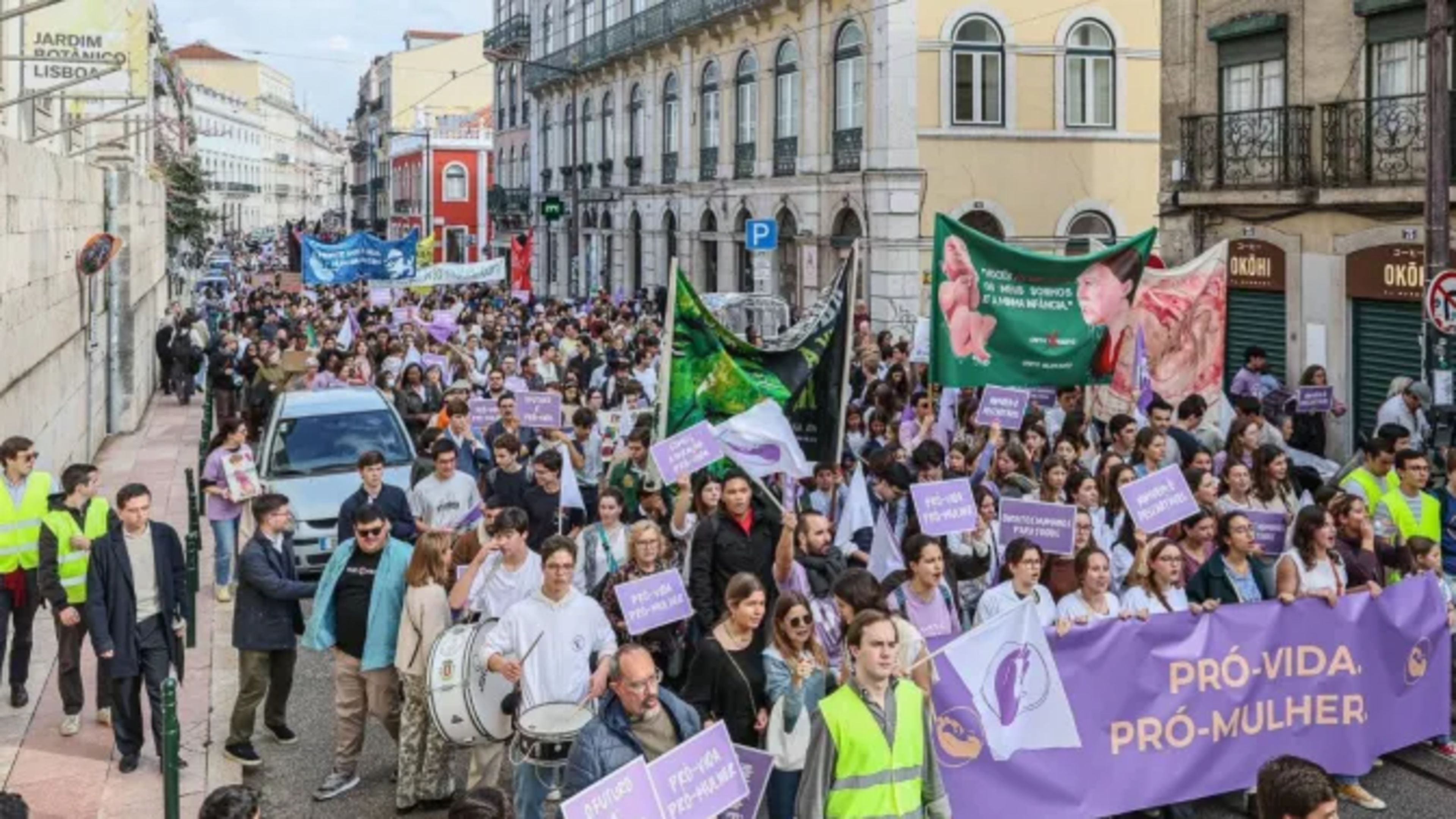Molotov cocktail thrown at participants at March for Life in Lisbon, Portugal