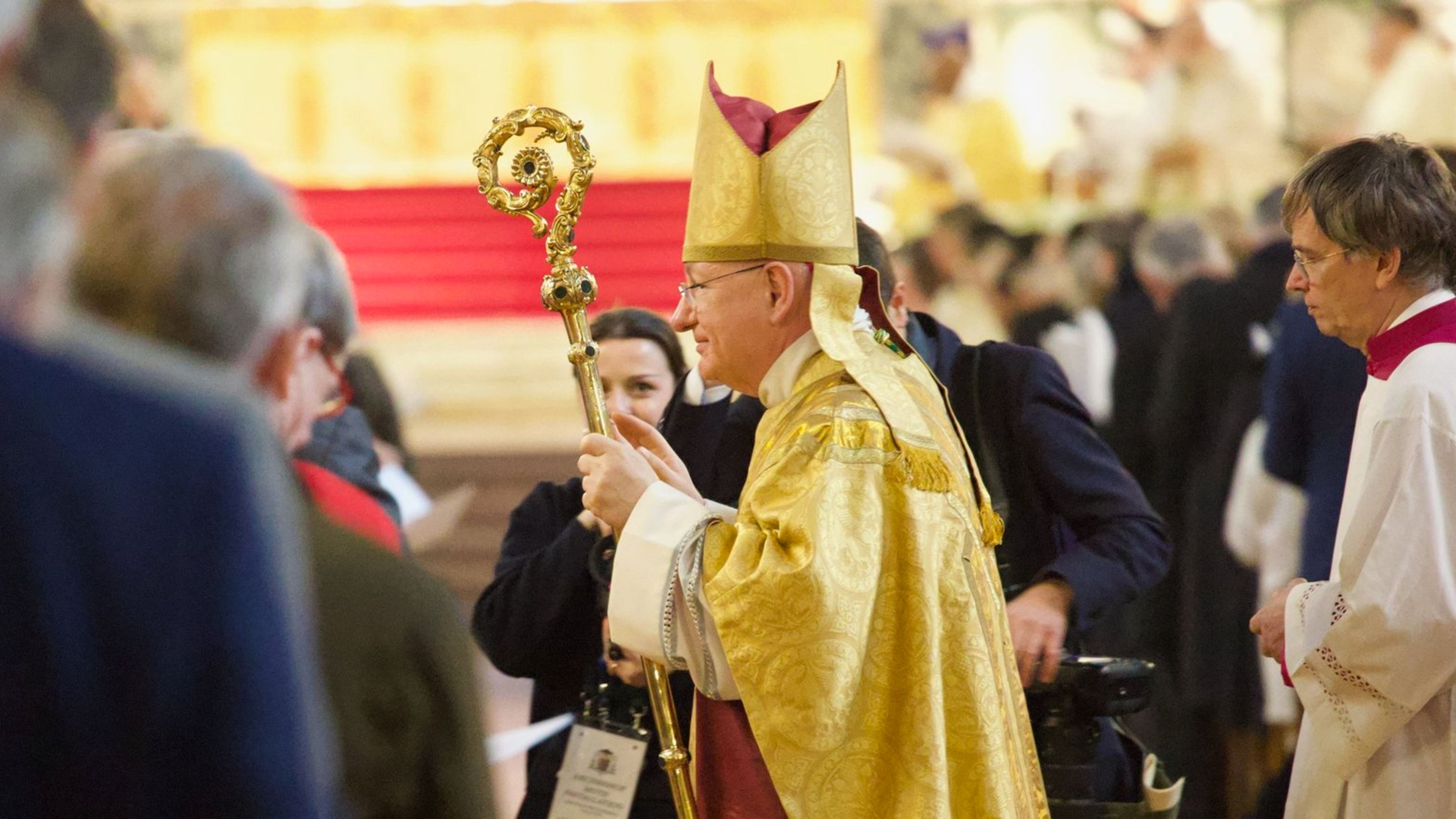 Archbishop Moth calls the faithful to courageous witness at Westminster installation Mass