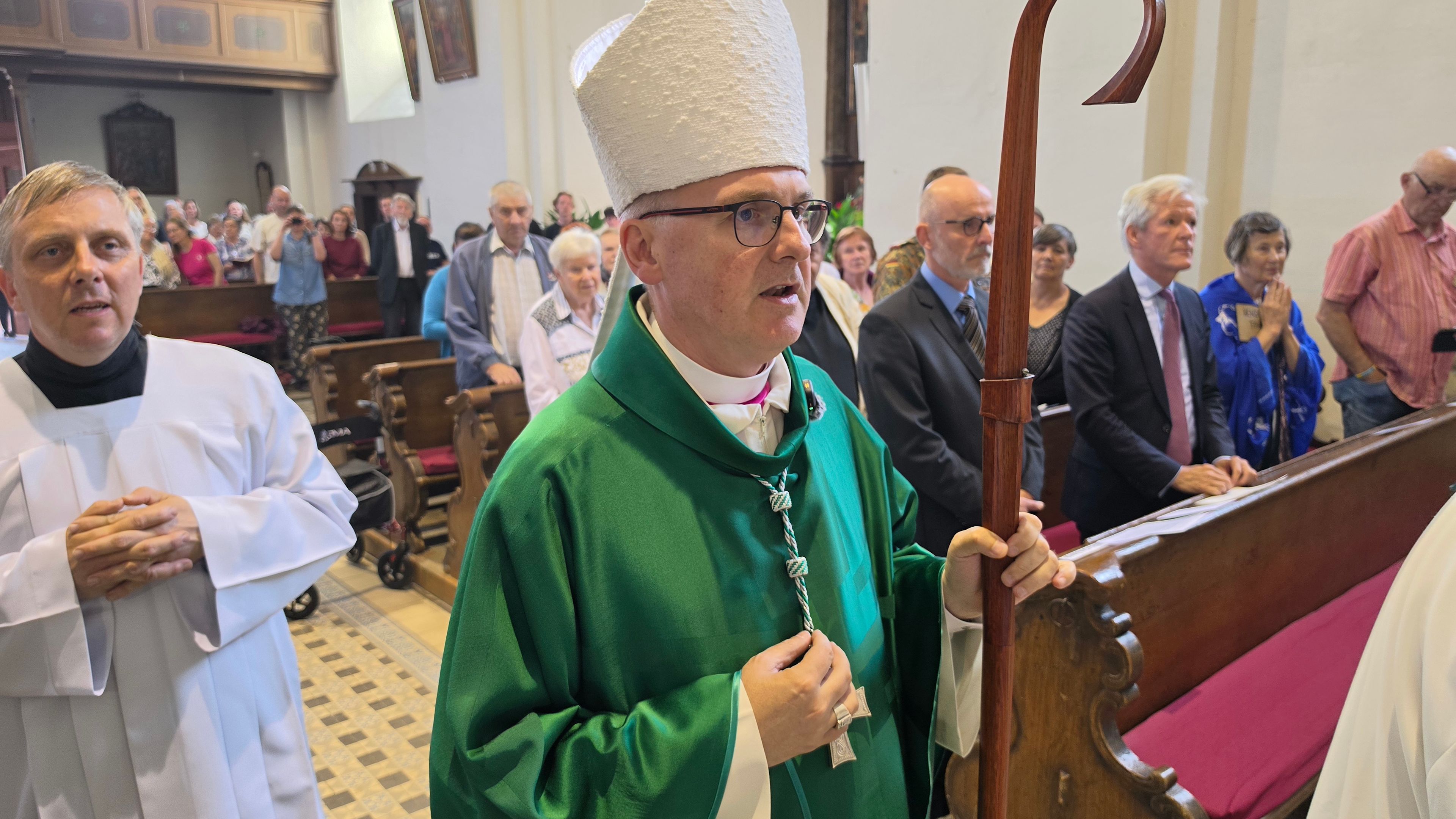 Prague archbishop, German ambassador mark post-WWII massacre