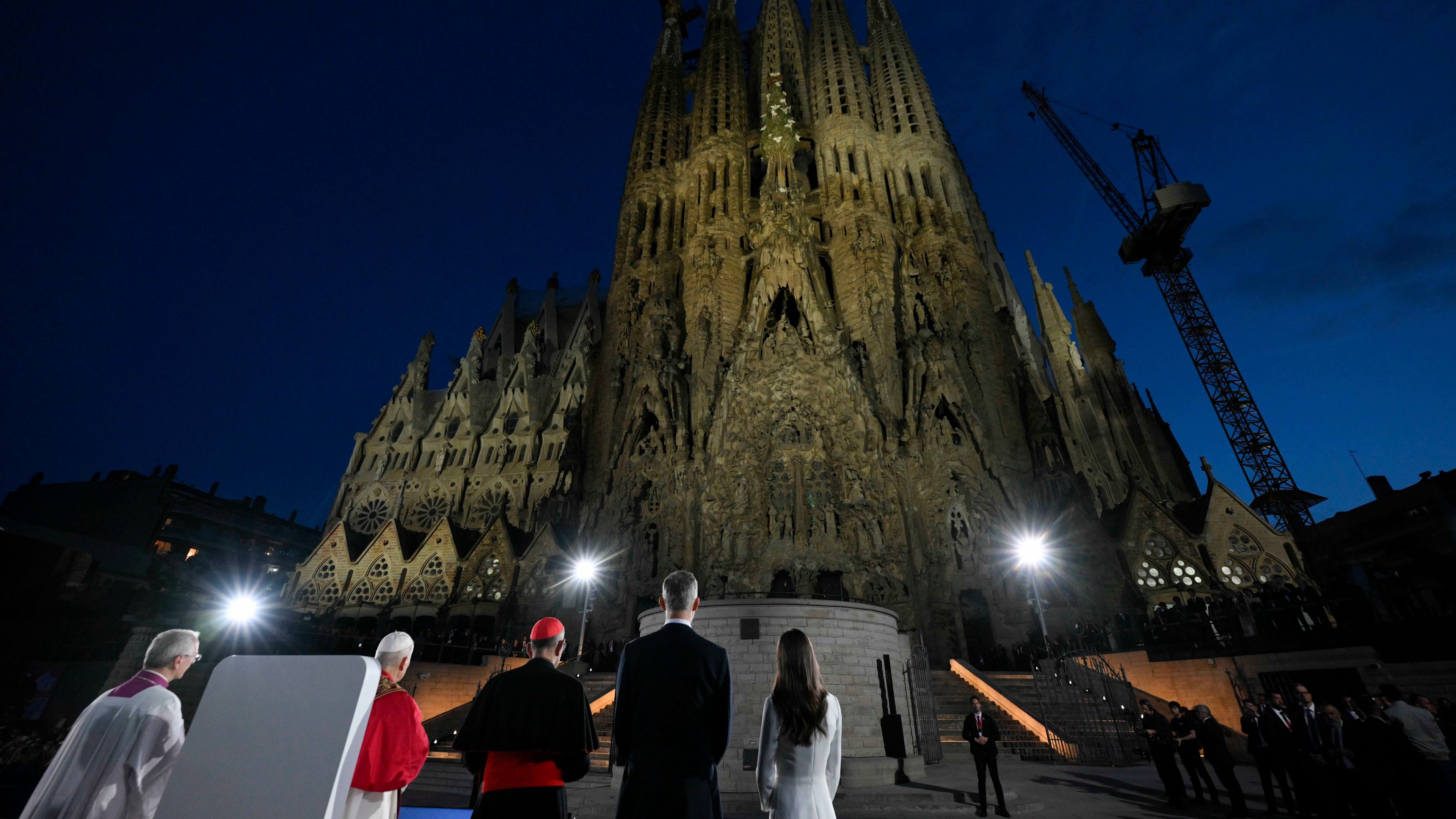 A century later, Pope Leo XIV fulfills Gaudí’s dream