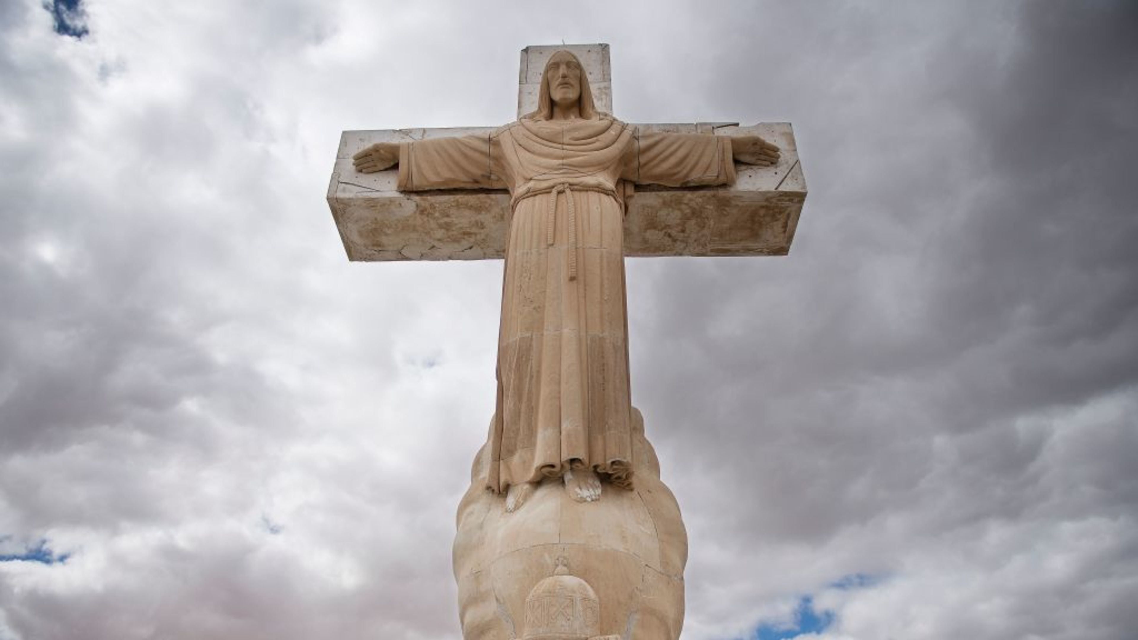 Bishop Baldacchino to climb Mount Cristo Rey as the government moves to seize diocesan land