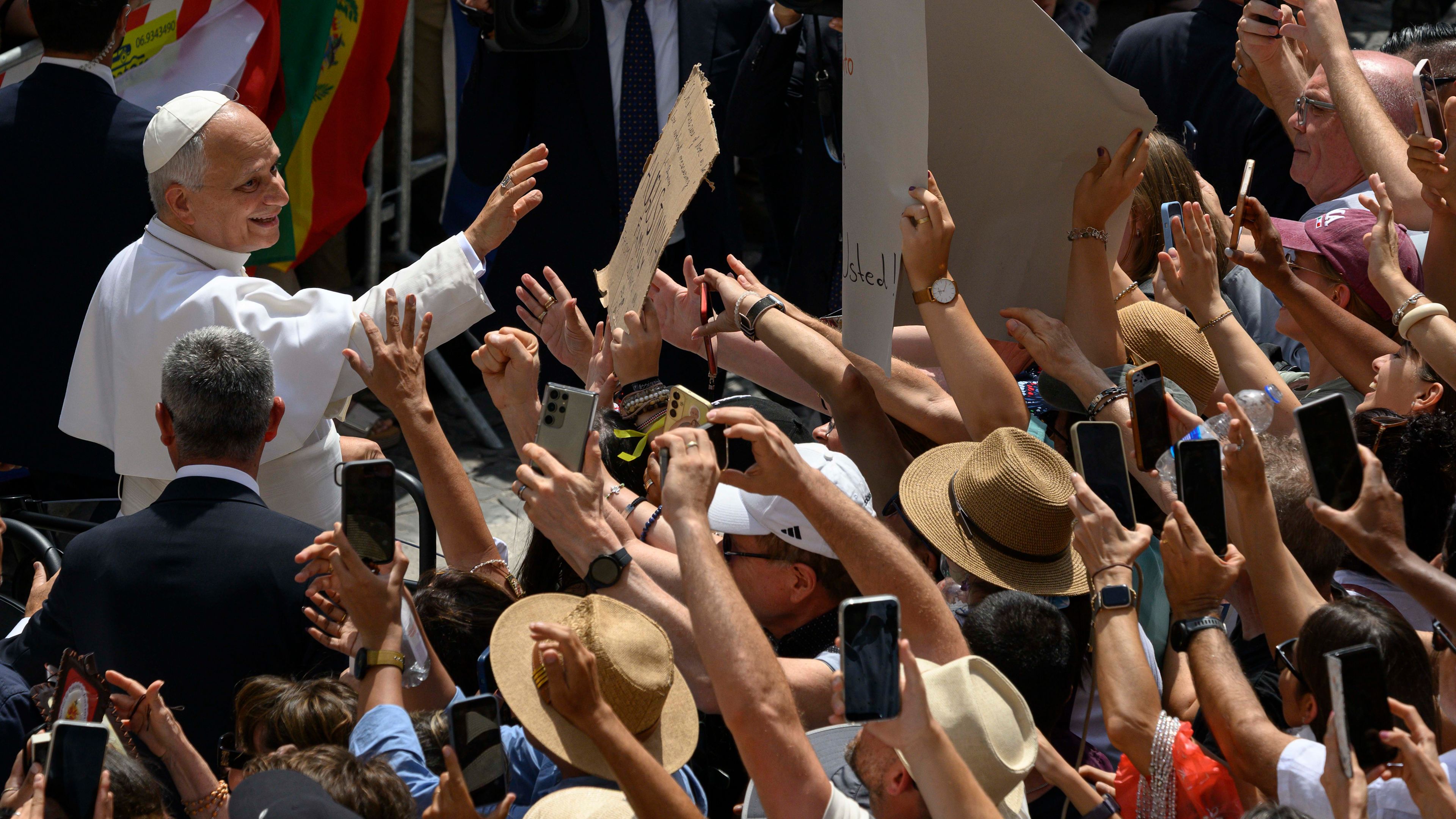 Pope Leo XIV greets pilgrims gathered at Castel Gandolfo for the recitation of the Angelus on July 26, 2026. | Credit: Vatican News