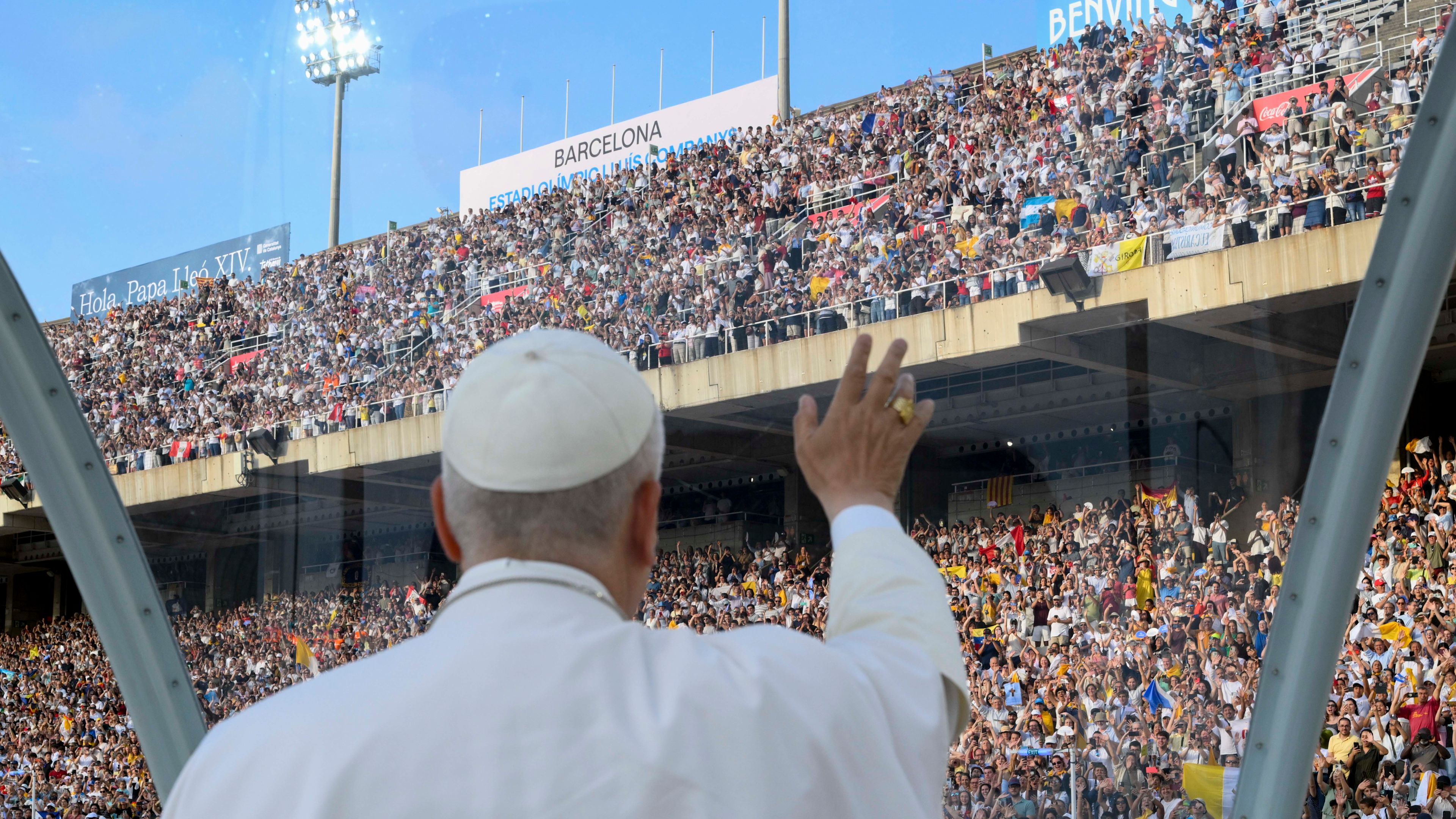 PHOTOS: Pope Leo XIV holds prayer vigil, visits prison, says Mass at historic basilica in Barcelona
