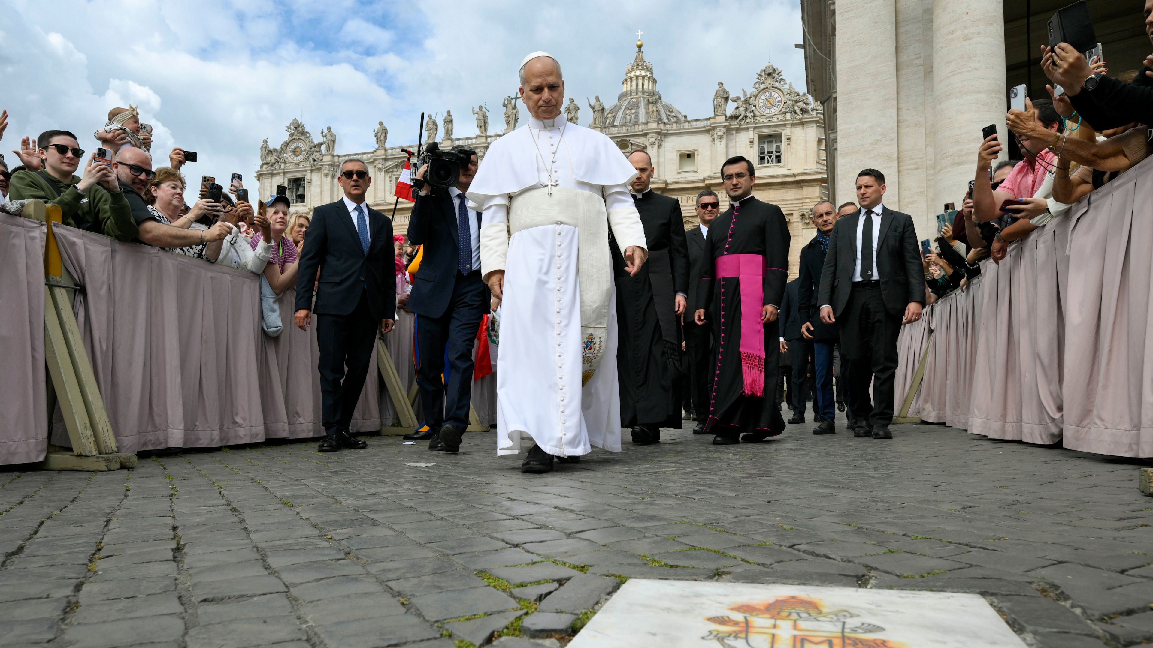 Pope Leo prays where St. John Paul II was shot on feast of Our Lady of Fátima