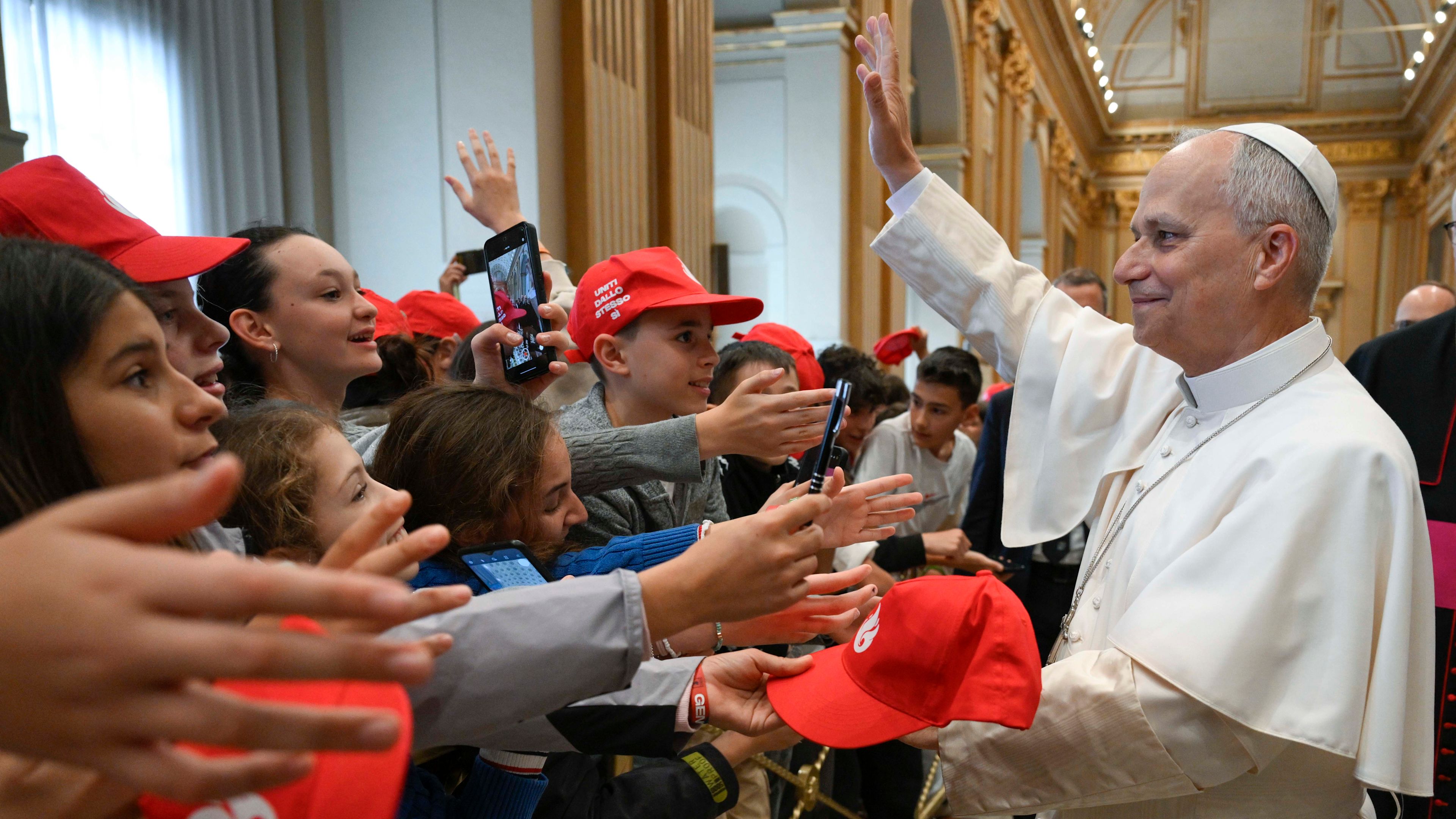 Leo XIV laments that after receiving confirmation, many young people ‘disappear from the parish’