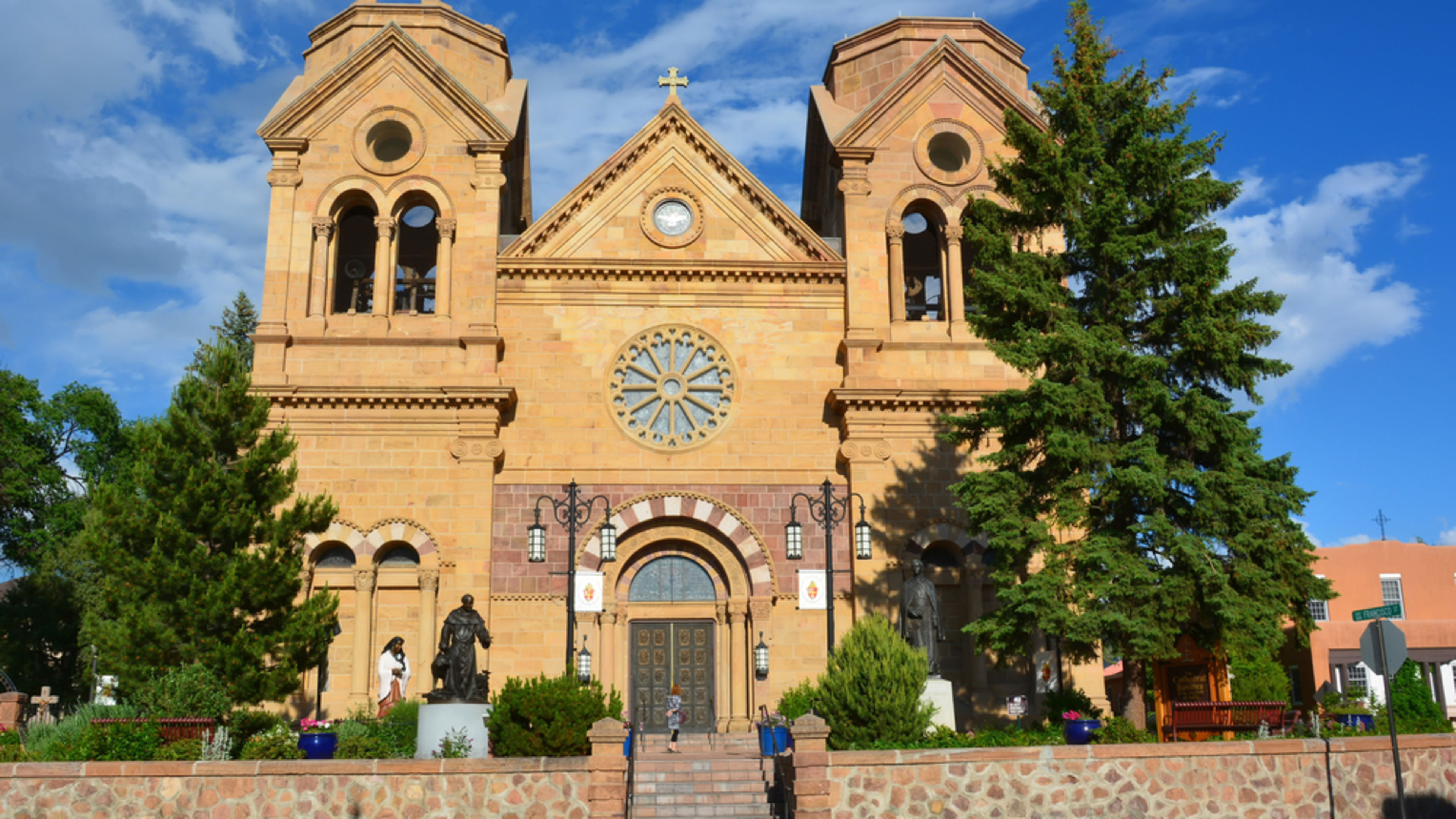Federal court in New Mexico lets Nigerian priest remain in U.S. during visa case
