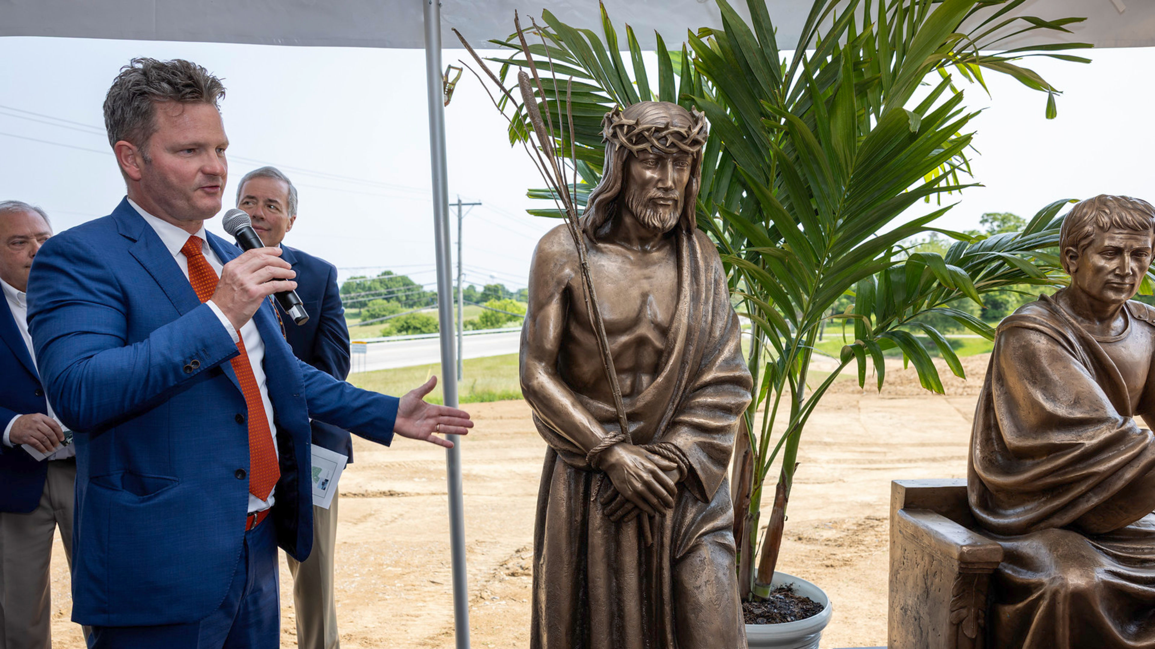 Kentucky political leader builds life-sized Stations of the Cross