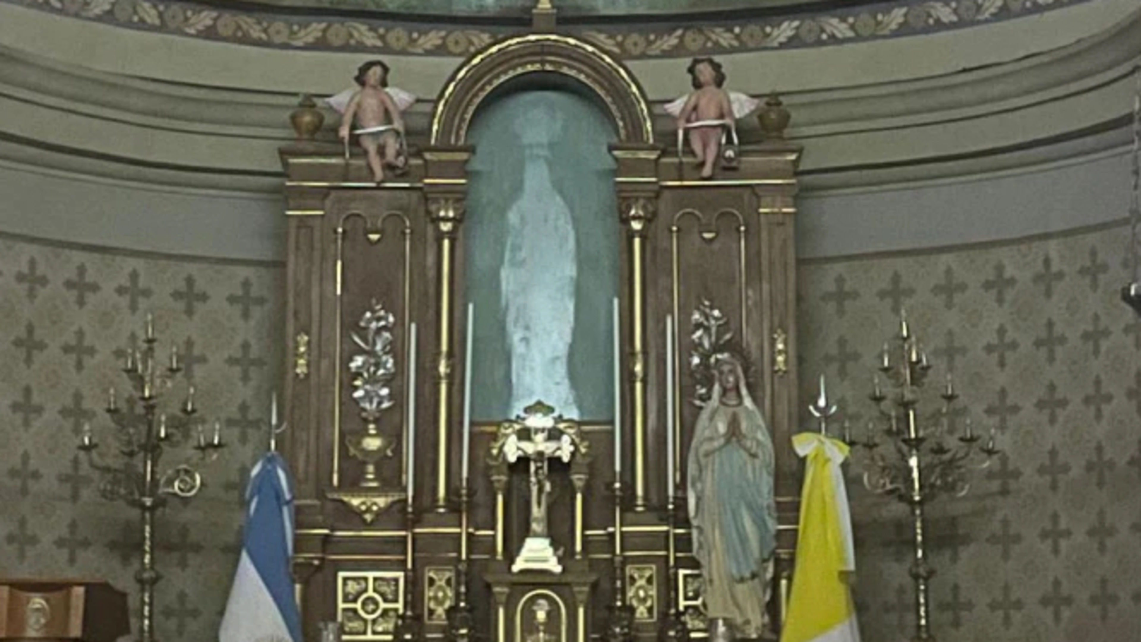 The image of Our Lady of Lourdes that’s not there but that everyone sees