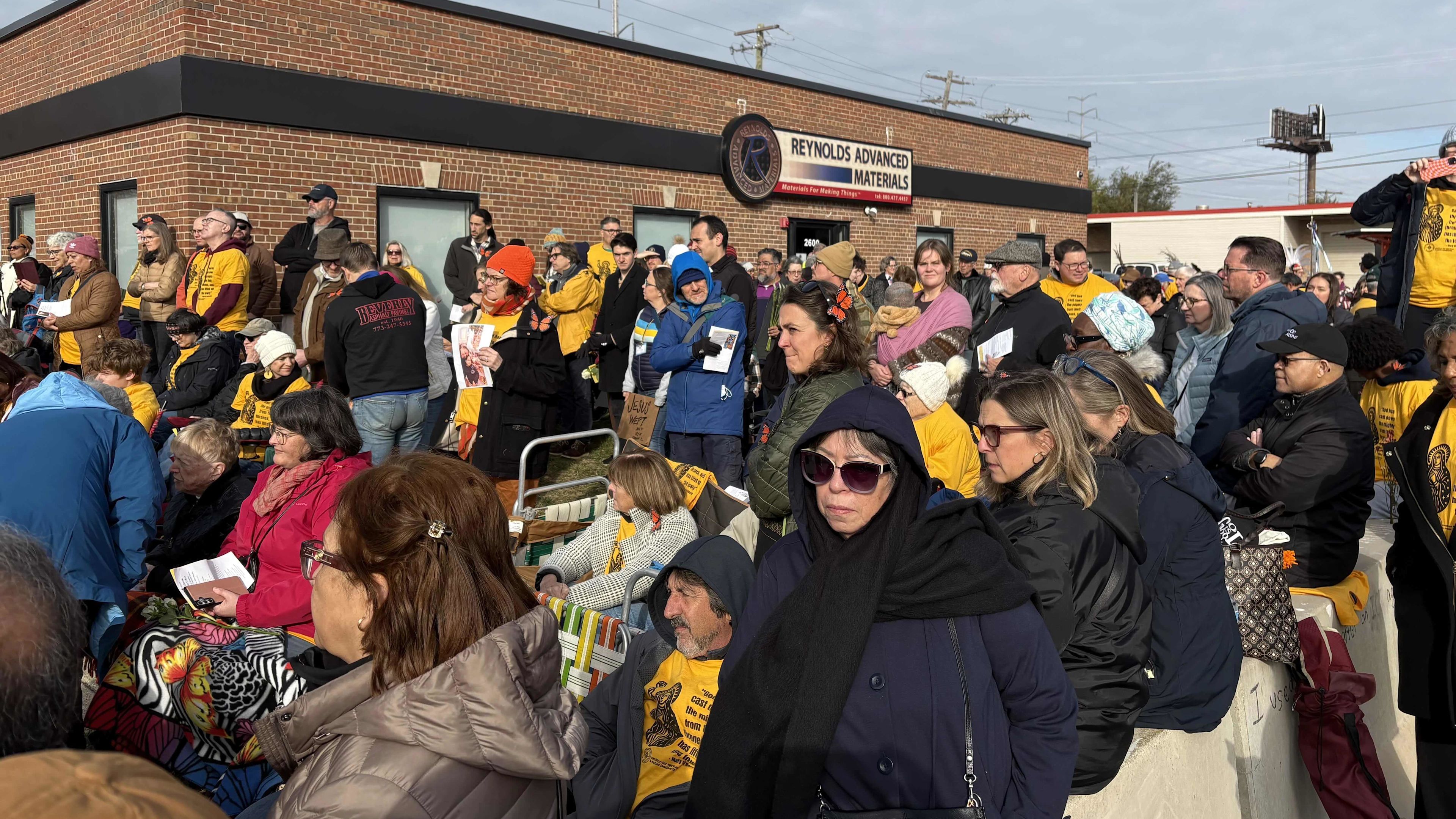 Judge permits access for clergy at Illinois immigration facility for Holy Week