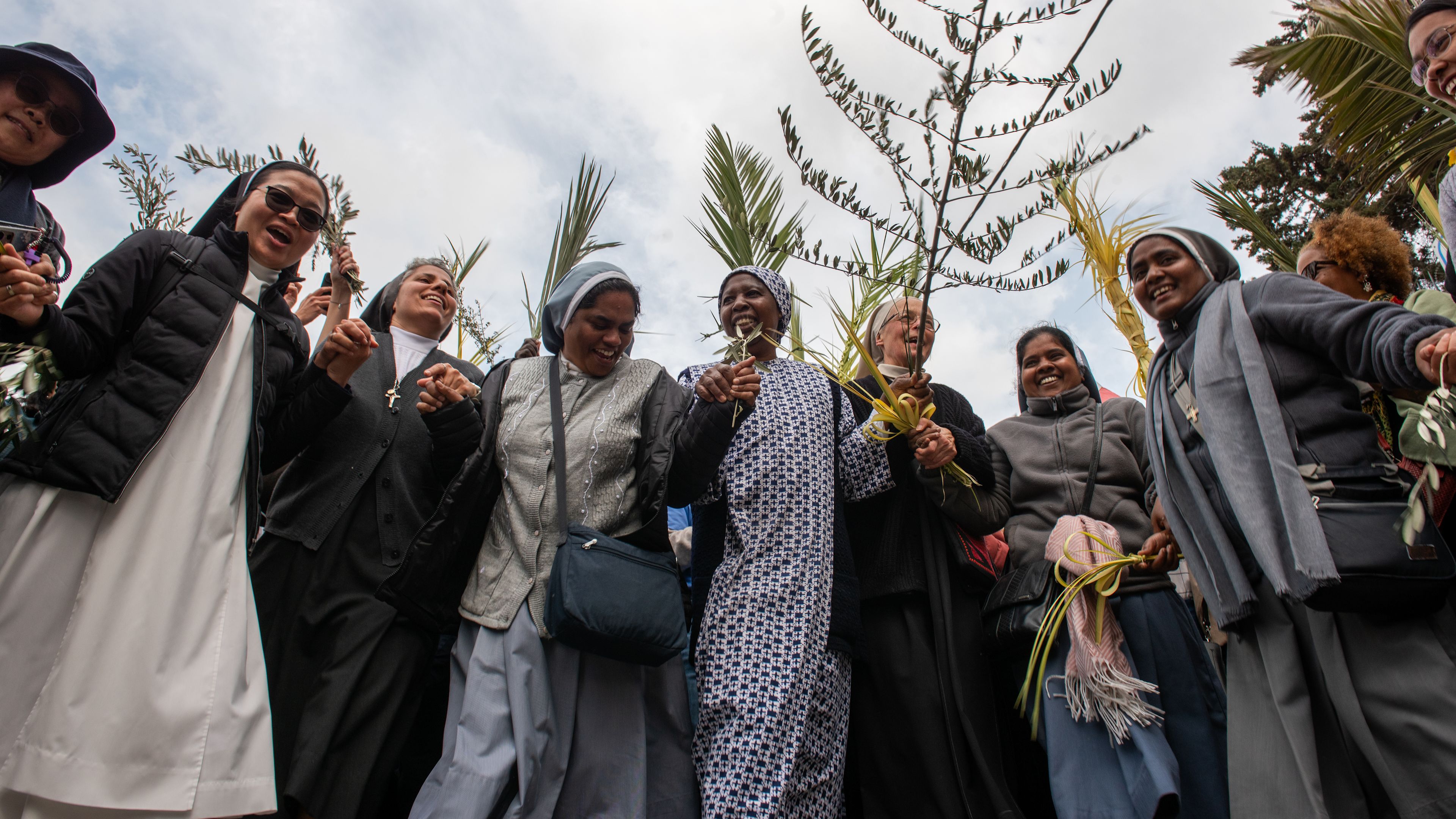 Thousands join Palm Sunday procession in Holy Land to celebrate ‘joy in ...