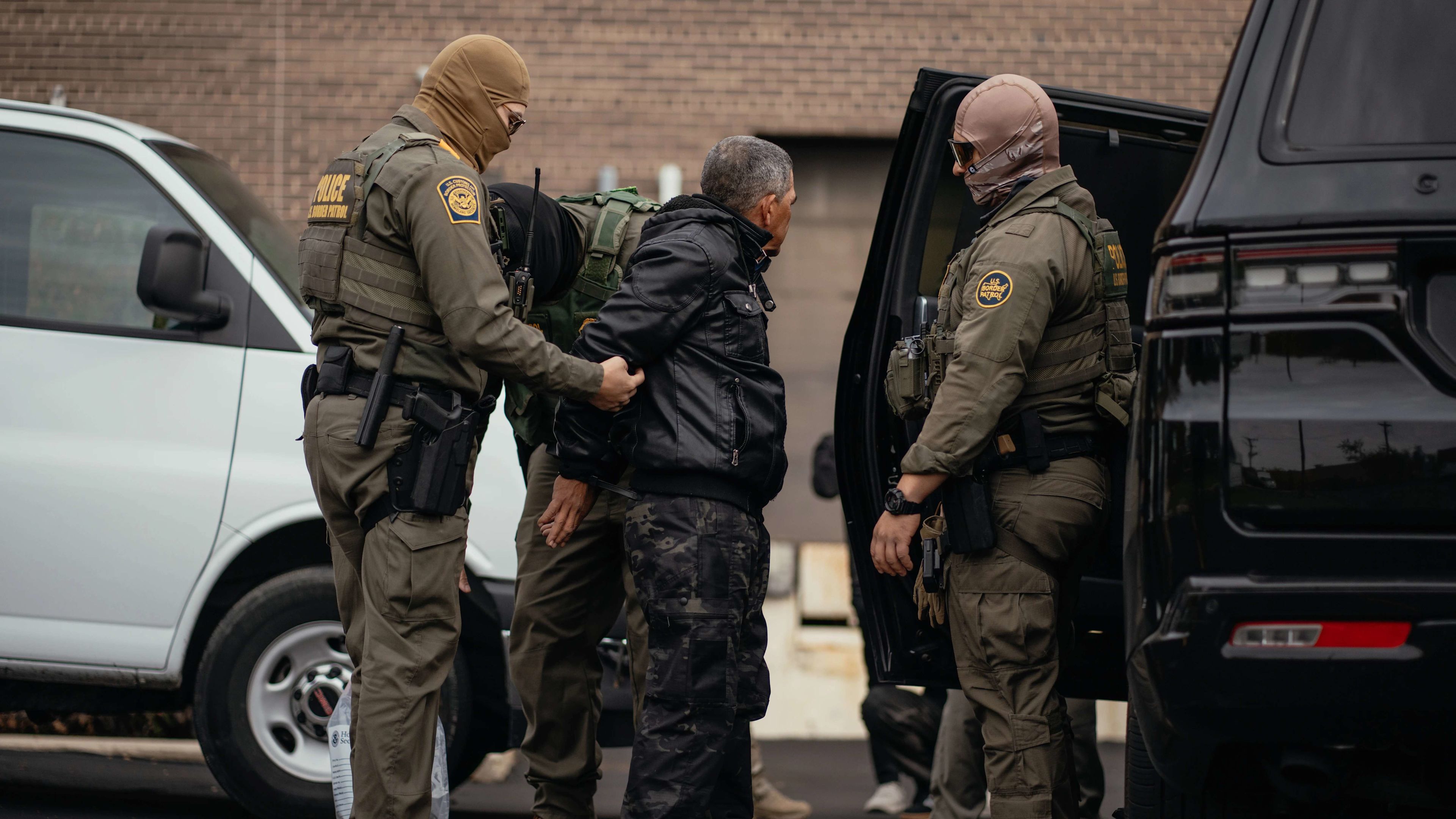 300 Catholic leaders including 15 bishops ask Senate to reject ICE funding if no reforms