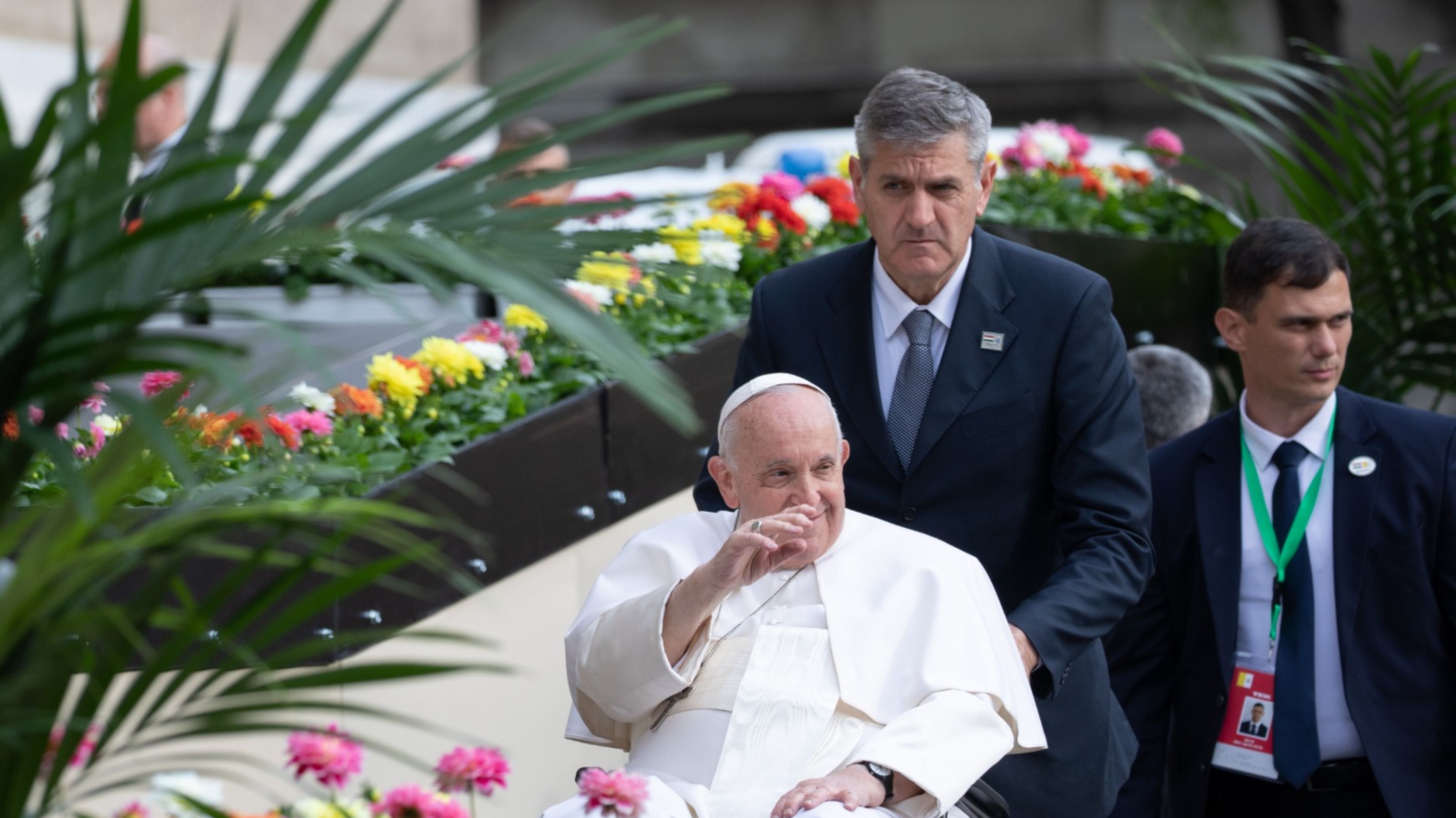 Pope Francis: Solutions to loss of faith ‘come from the tabernacle, not ...