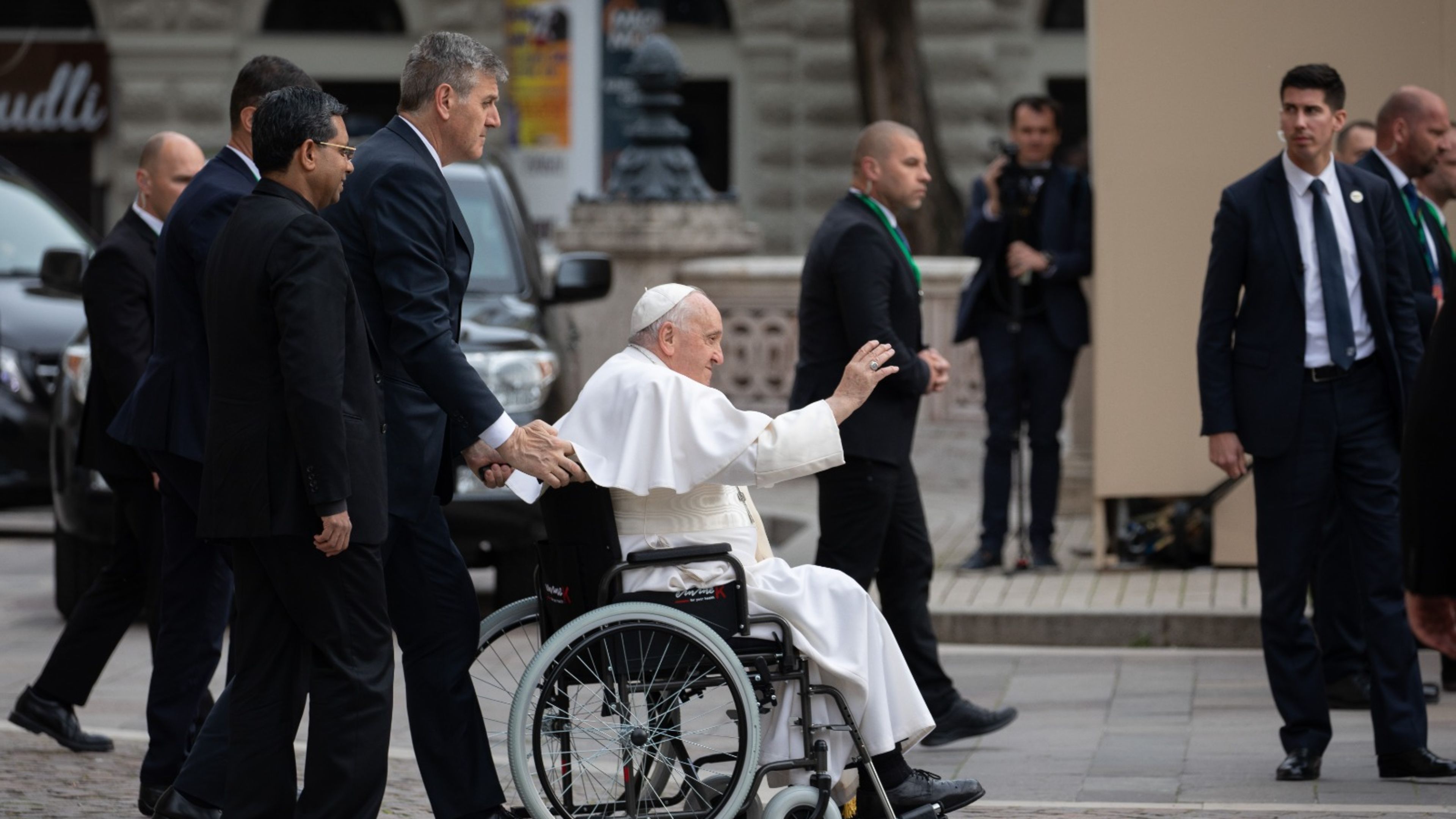 Pope Francis: Solutions to loss of faith ‘come from the tabernacle, not ...