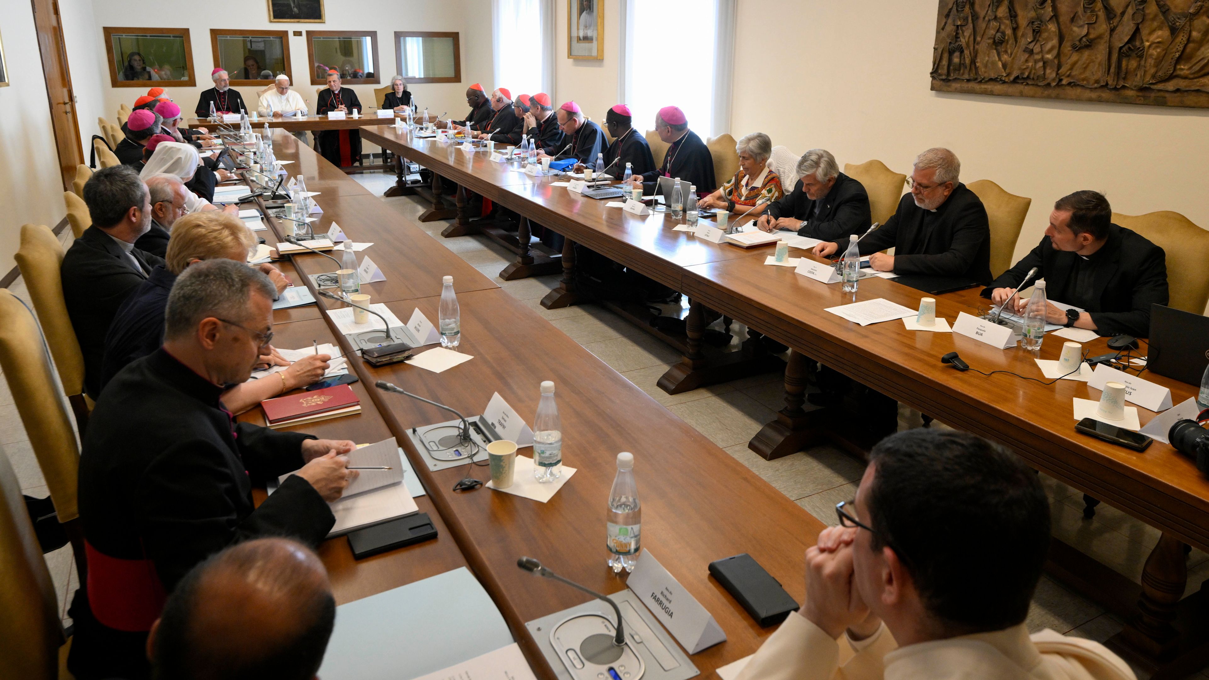 Pope Leo XIV meets with Synod on Synodality teams ahead of 2028 assembly