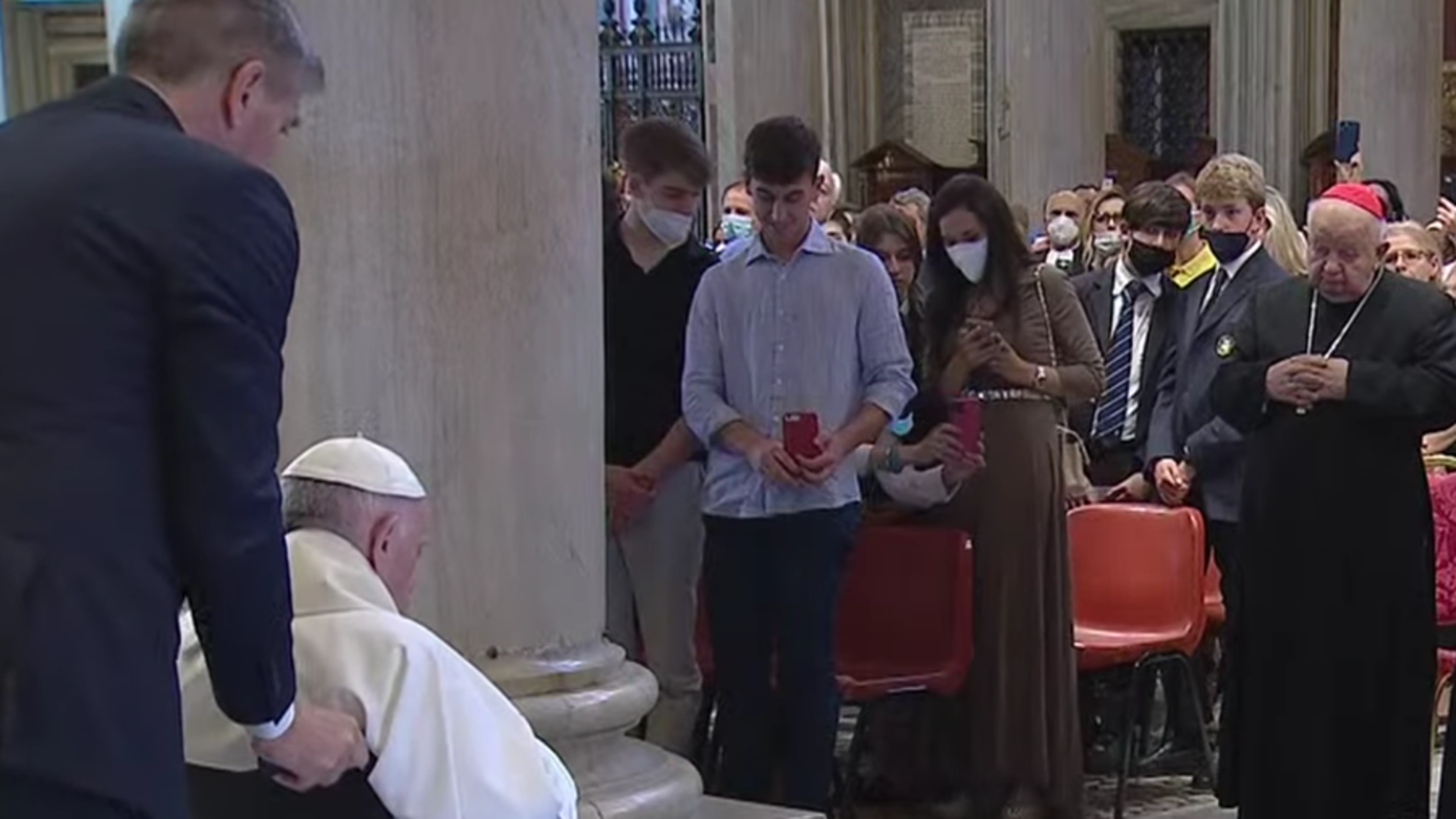 Pope Francis prays rosary for peace in Ukraine and around the world