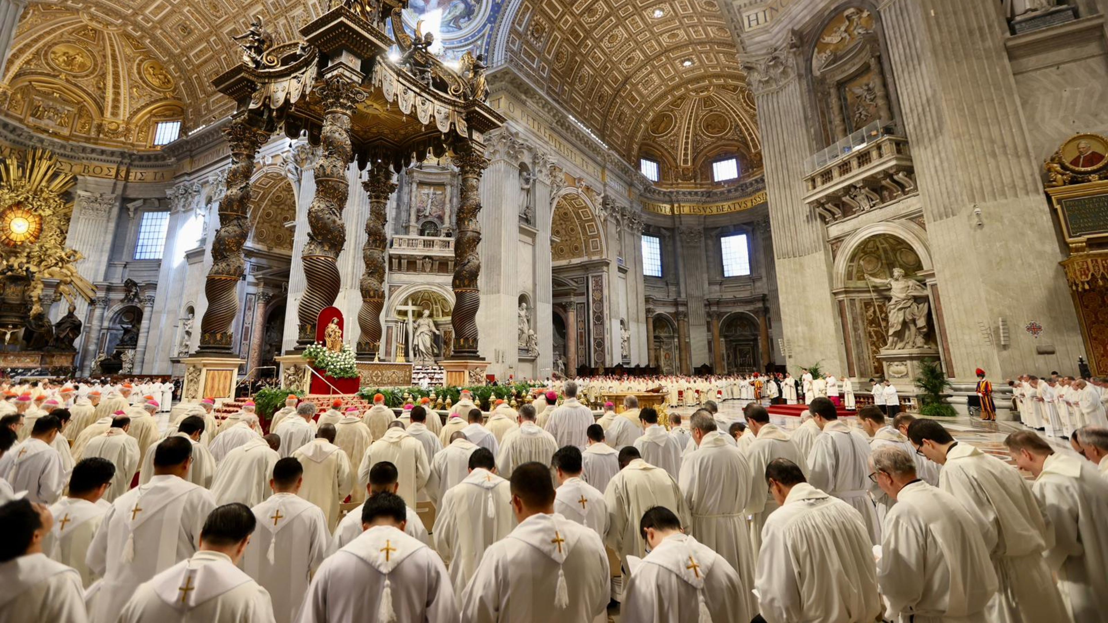 Pope Francis celebrates ‘the birthday of the priesthood’ with 1,800 ...