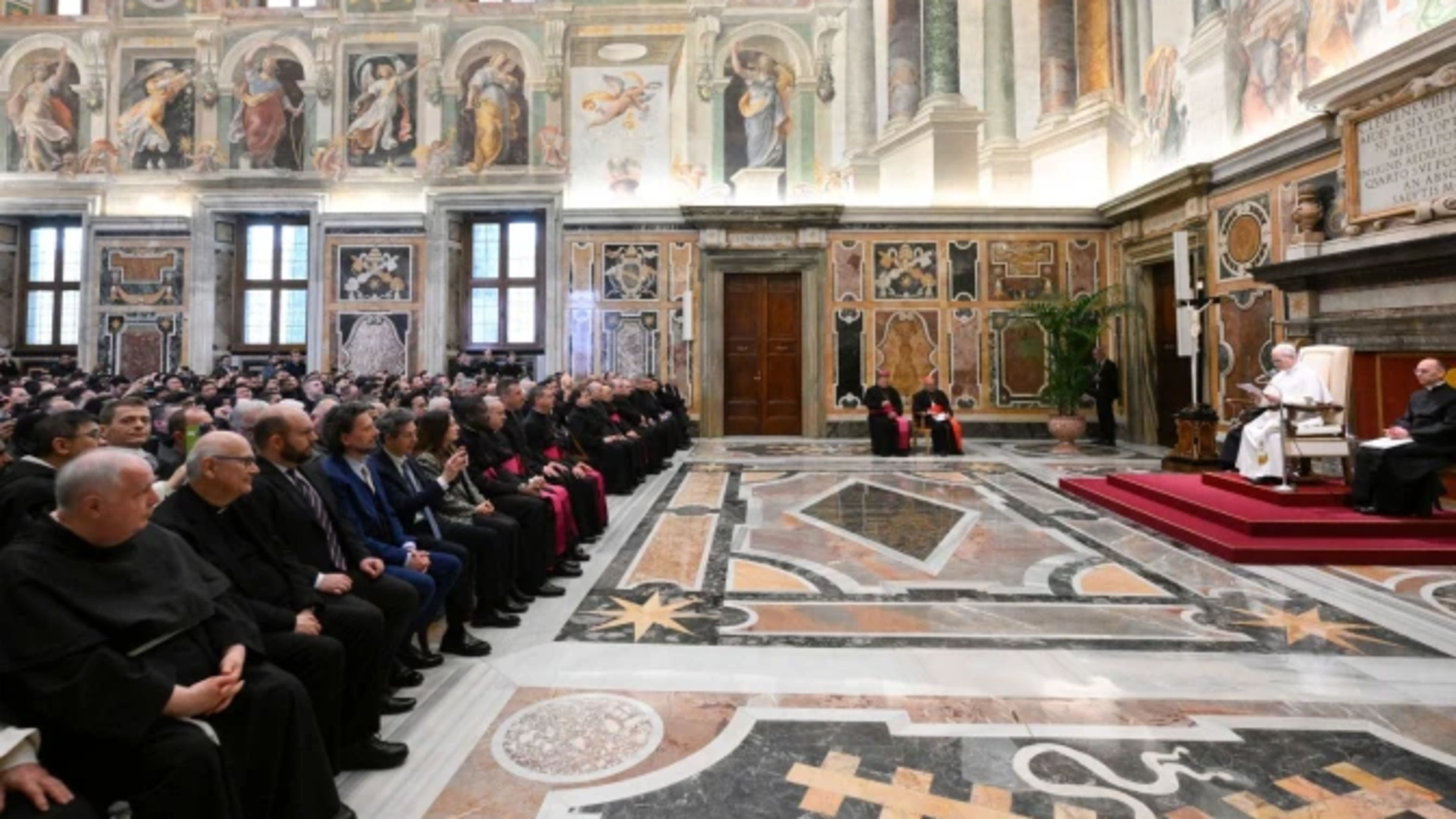 Pope questions Christians&rsquo; role in wars, implies need for confession