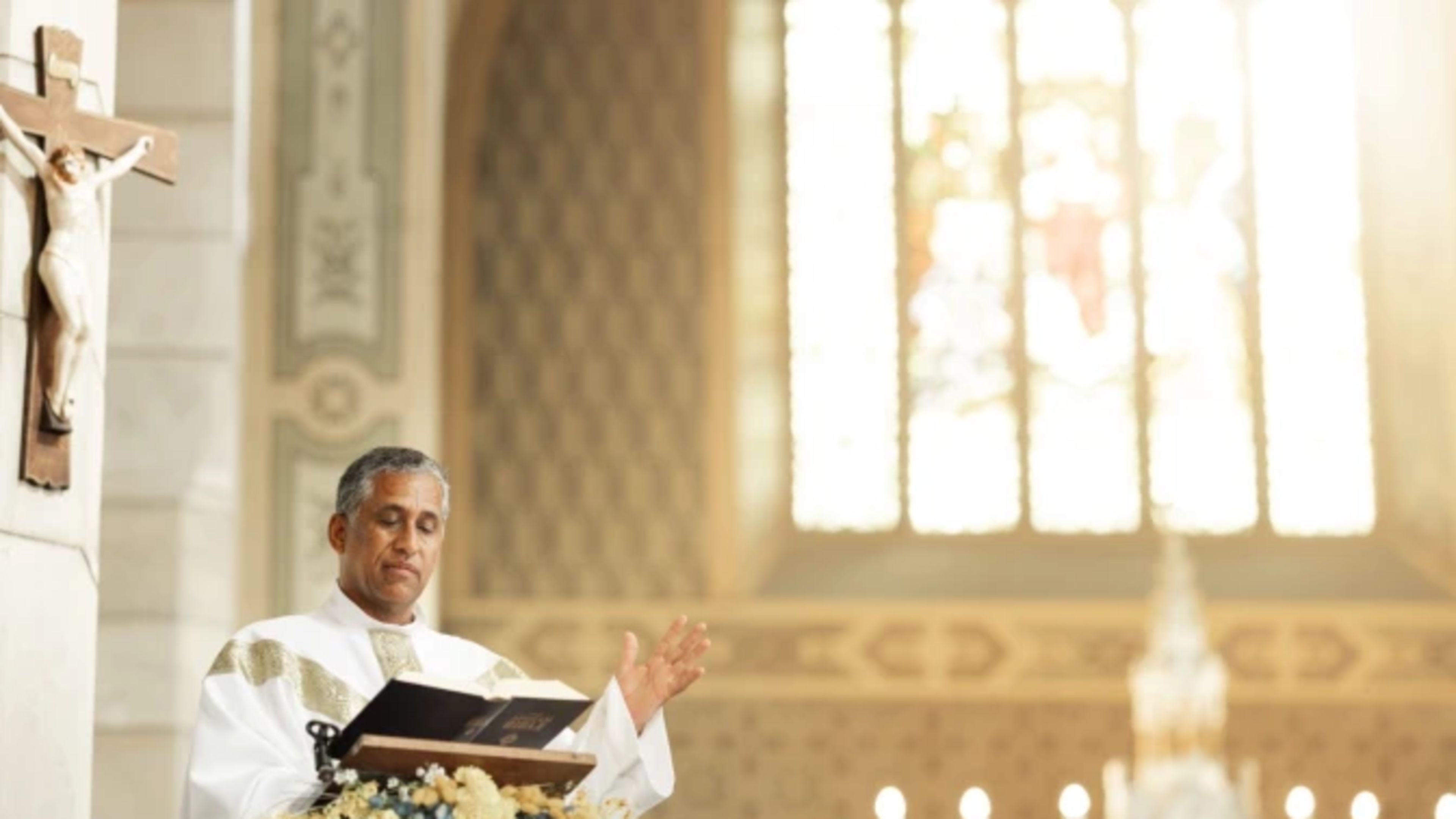Preach from the heart, not with AI-generated homilies, priest says