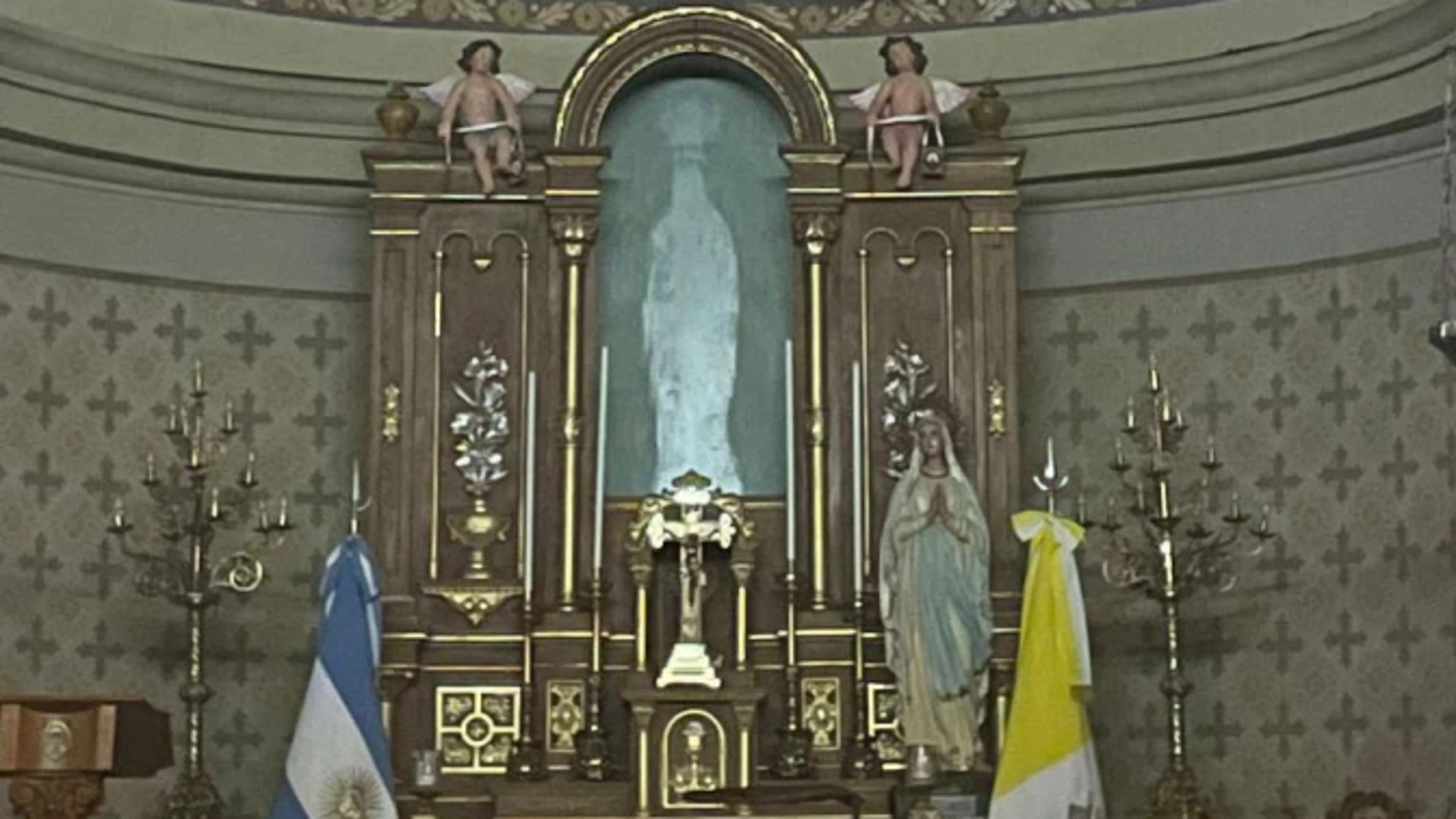 The image of Our Lady of Lourdes that’s not there but everyone sees it