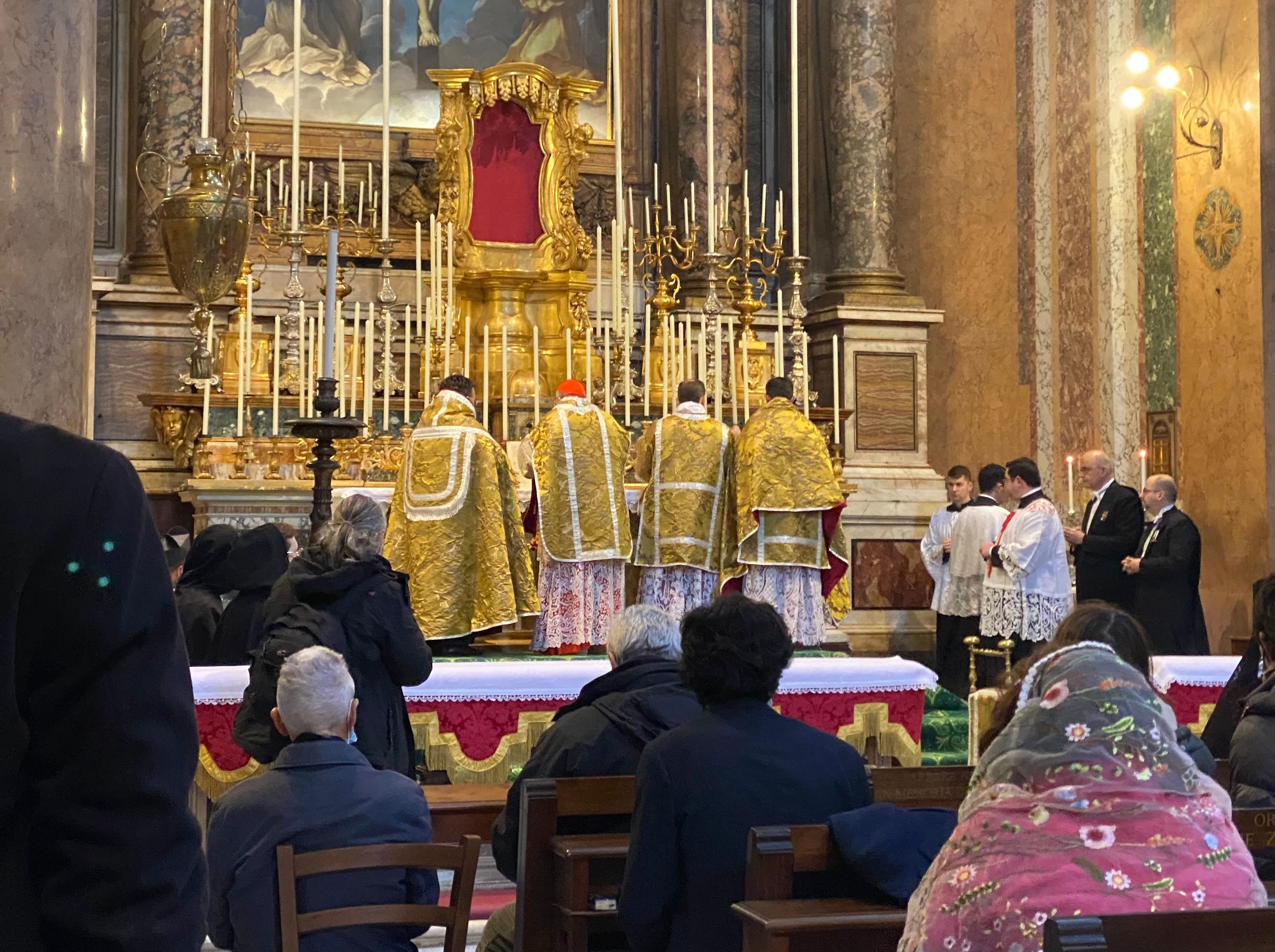 Pope Francis meets FSSP head, confirms right to celebrate the ...