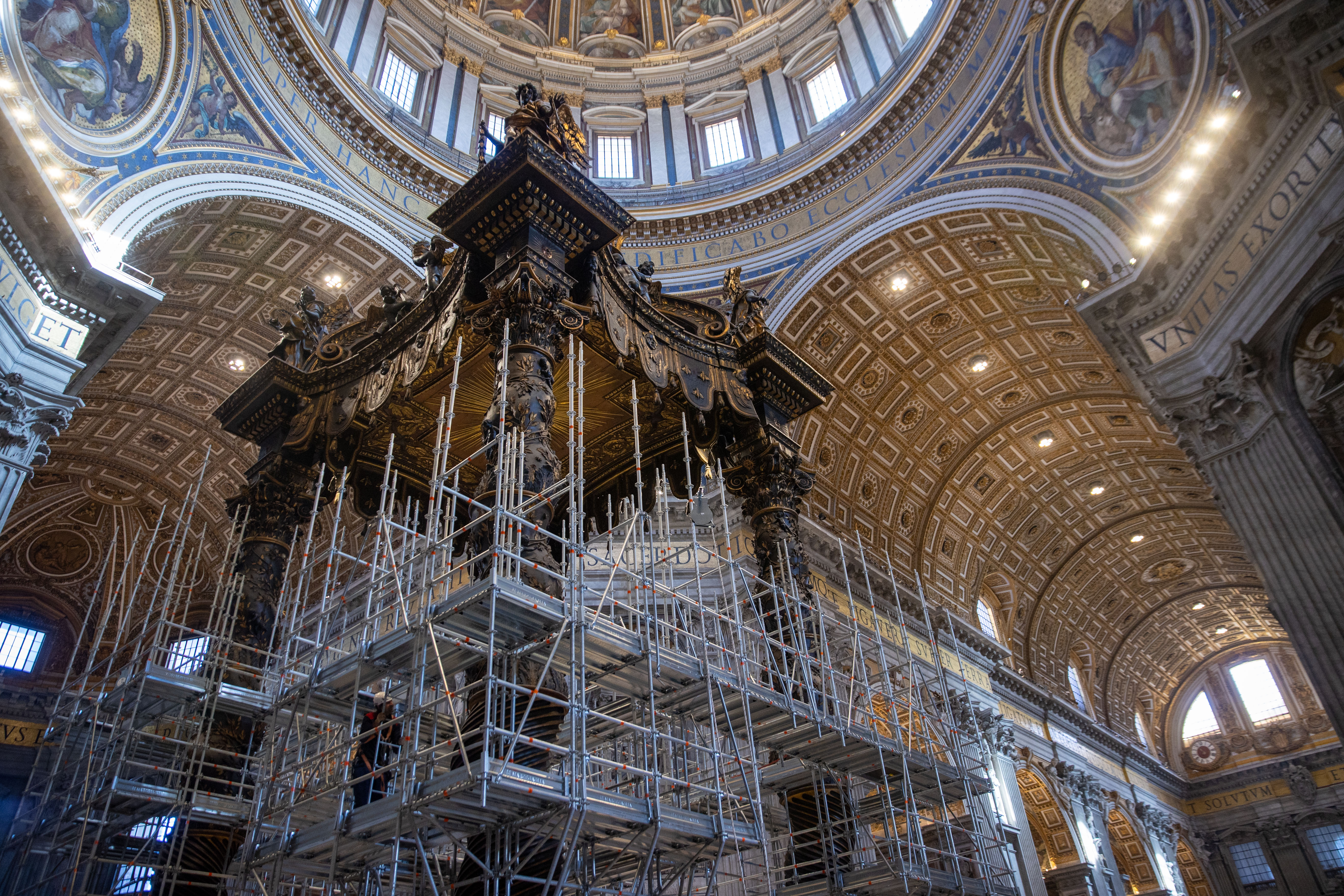 PHOTOS: Restoration of Bernini’s baldacchino begins in St. Peter’s Basilica