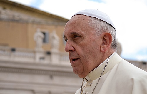 Pope appeals for 'martyred country' of Syria