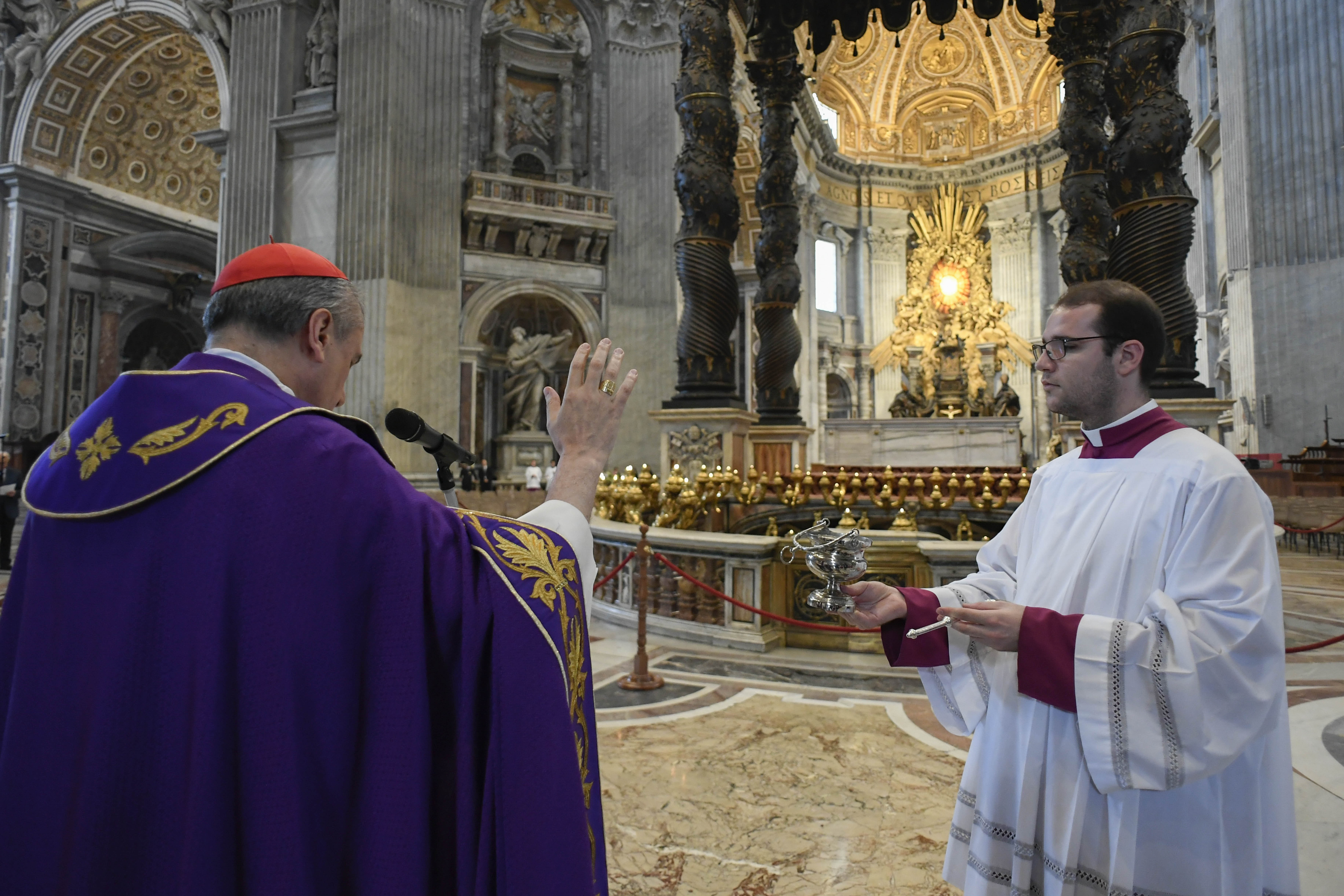 Penitential rite held after naked man stands on St. Peter’s Basilica’s ...