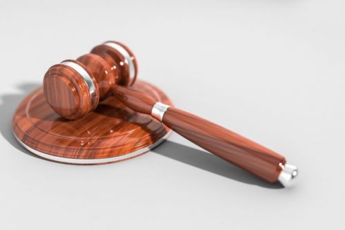 Illinois diocese asks court to block law requiring it to hire nonbelievers