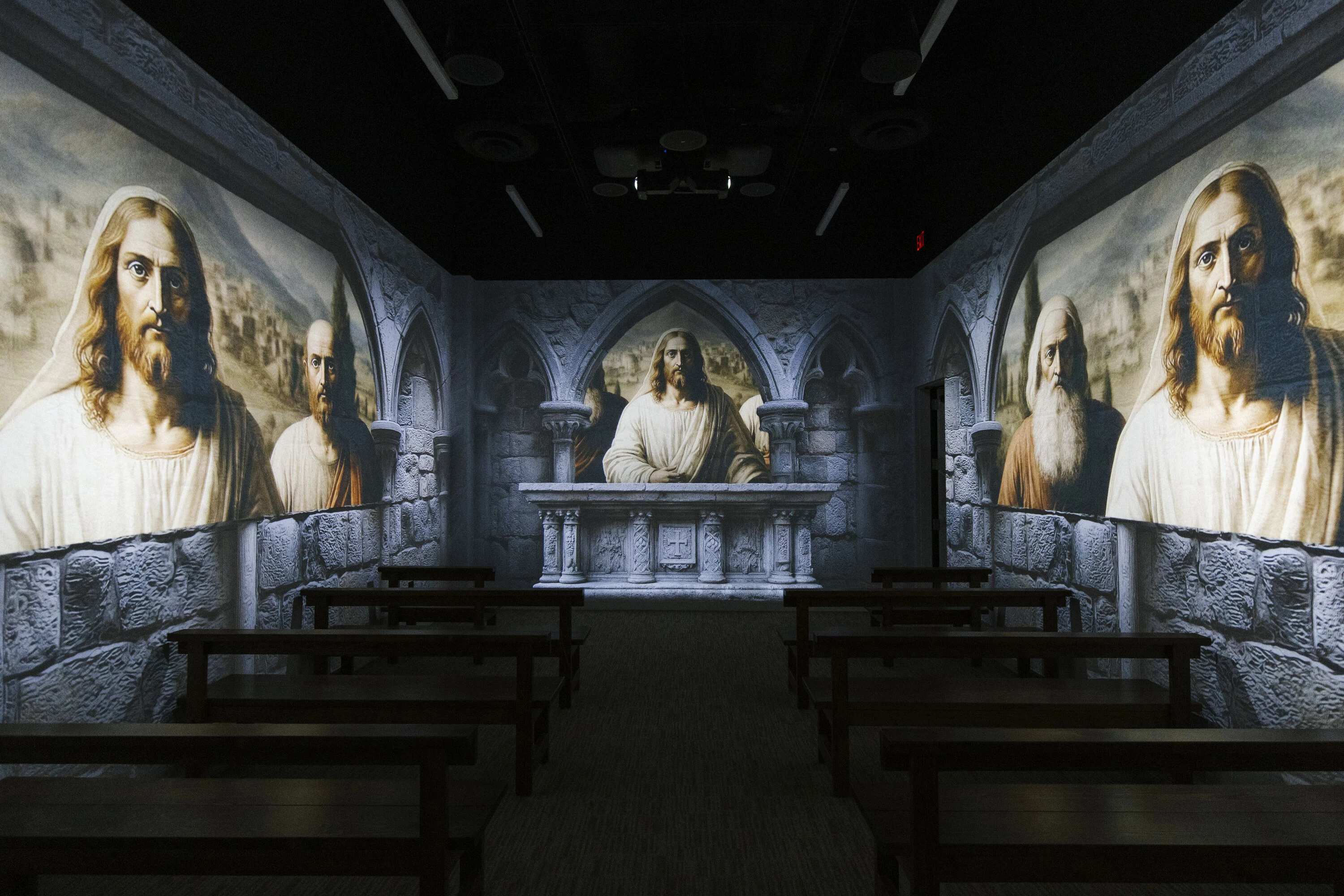shroud-museum-theater-room9.jpg