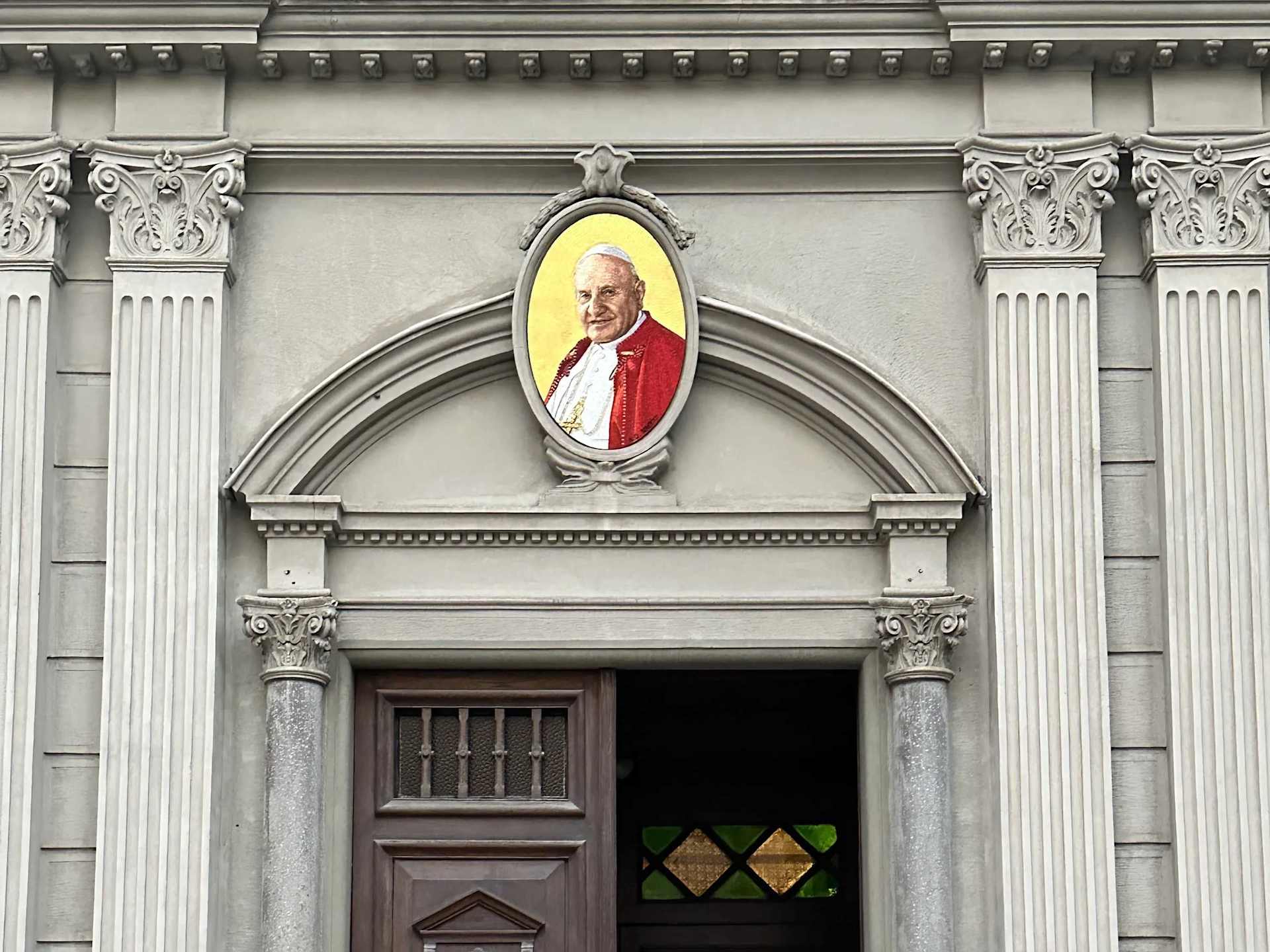 Image of St. John XXIII above the entrance of the Cathedral of the Holy Spirit, Istanbul. | Credit: Souhail Lawand / ACI MENA