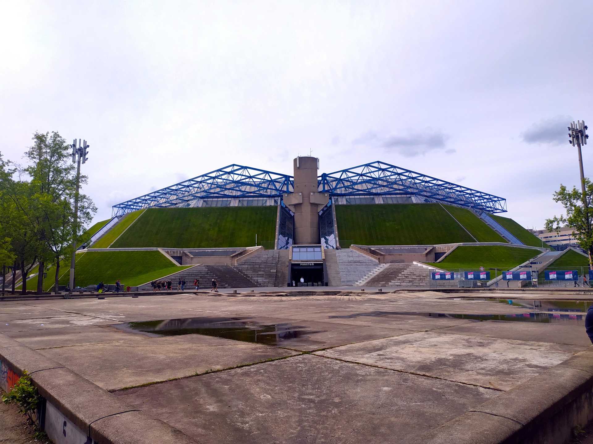 Afternoon prayers for an ecumenical youth gathering organized by the Taize Community are taking place in the Accor Arena, which can accommodate more than 20,000 people. Credit: Vilacor, via Wikimedia Commons