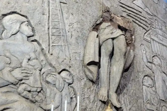 Partial view of the damage to the mural of the Risen Christ. | Credit: Santo Domingo de Guzmán Parish in Managua.