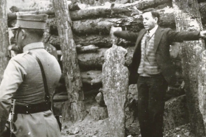 Blessed Father Miguel Agustín Pro, a martyr during the Cristero War in Mexico, with his arms outstretched in the form of a cross before being executed by firing squad on Nov. 23, 1927. | Credit: Unknown, public domain, via Wikipedia