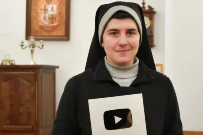 Influencer nun: Parents most opposed to a religious vocation are not the most atheistic ones