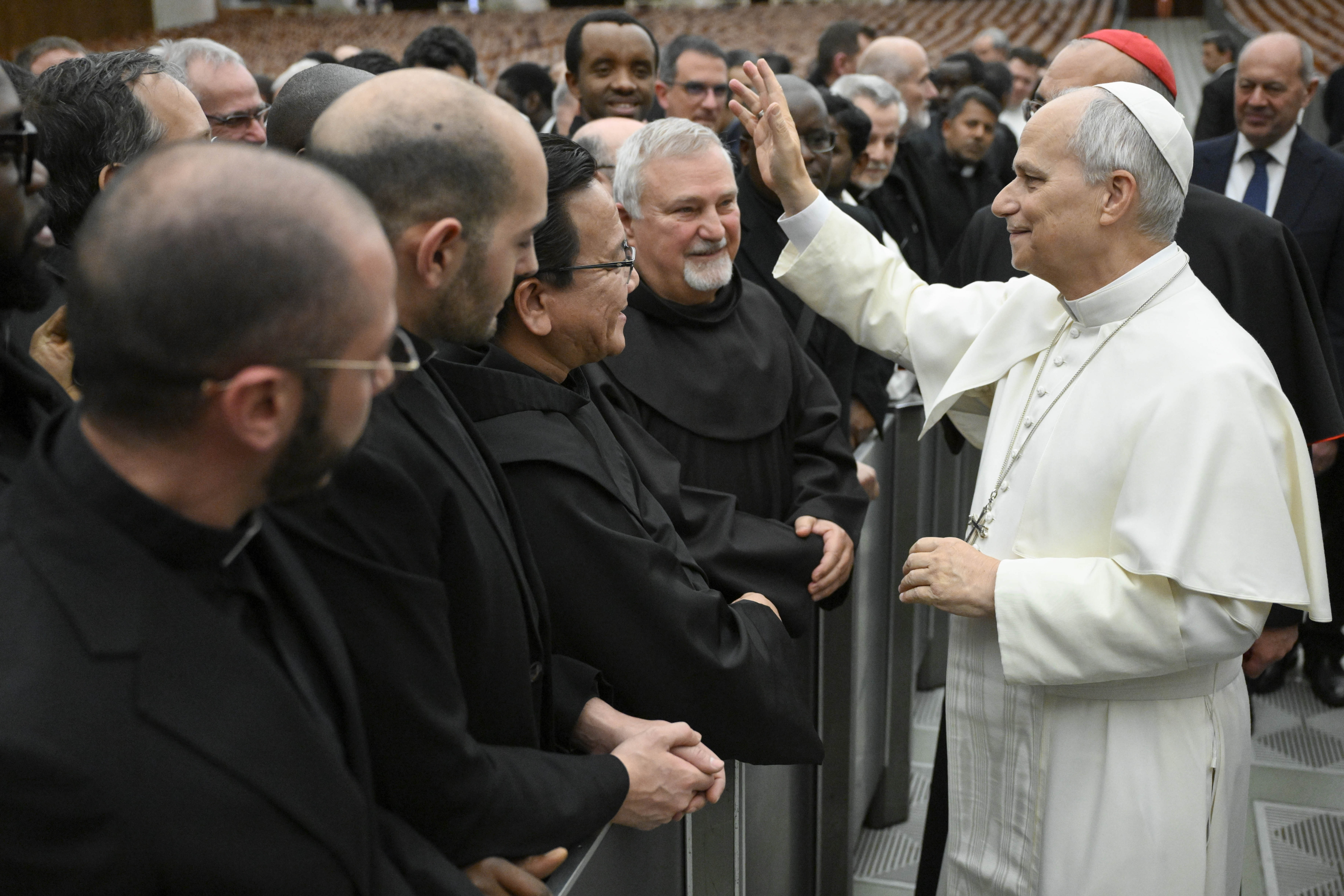Pope Leo encourages young priests in crisis to share their fatigue