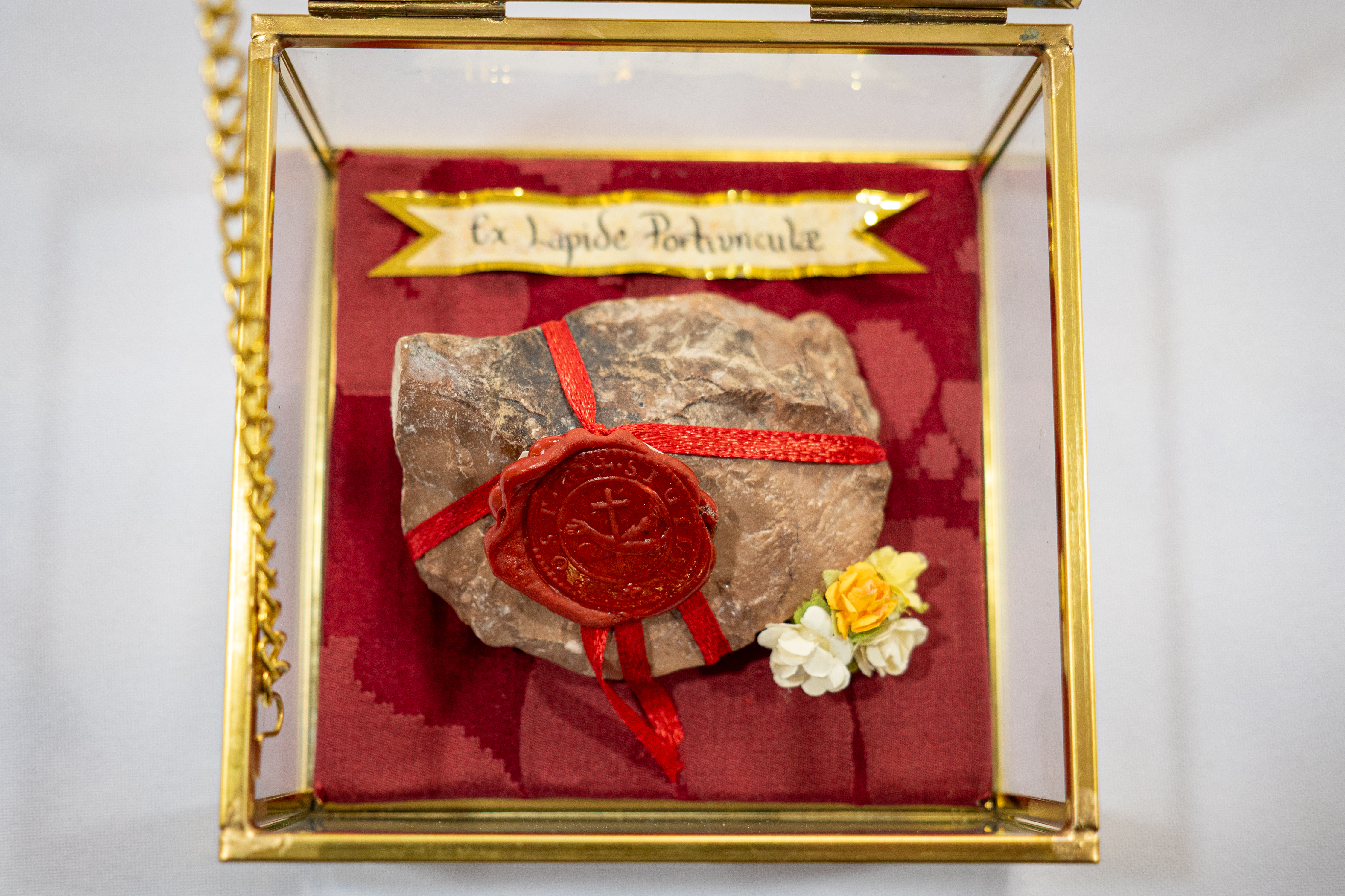 Relikwa sagra timmarka l-bidu tal-pellegrinaġġ tagħha fil-Vigarjat Appostoliku tan-Nofsinhar tal-Arabja, hekk kif tibda l-vjaġġ tagħha fost il-fidili tal-vigarjat. | Kreditu: Ritratt bil-kortesija tal-Vigarjat Appostoliku tan-Nofsinhar tal-Arabja/AVOSA